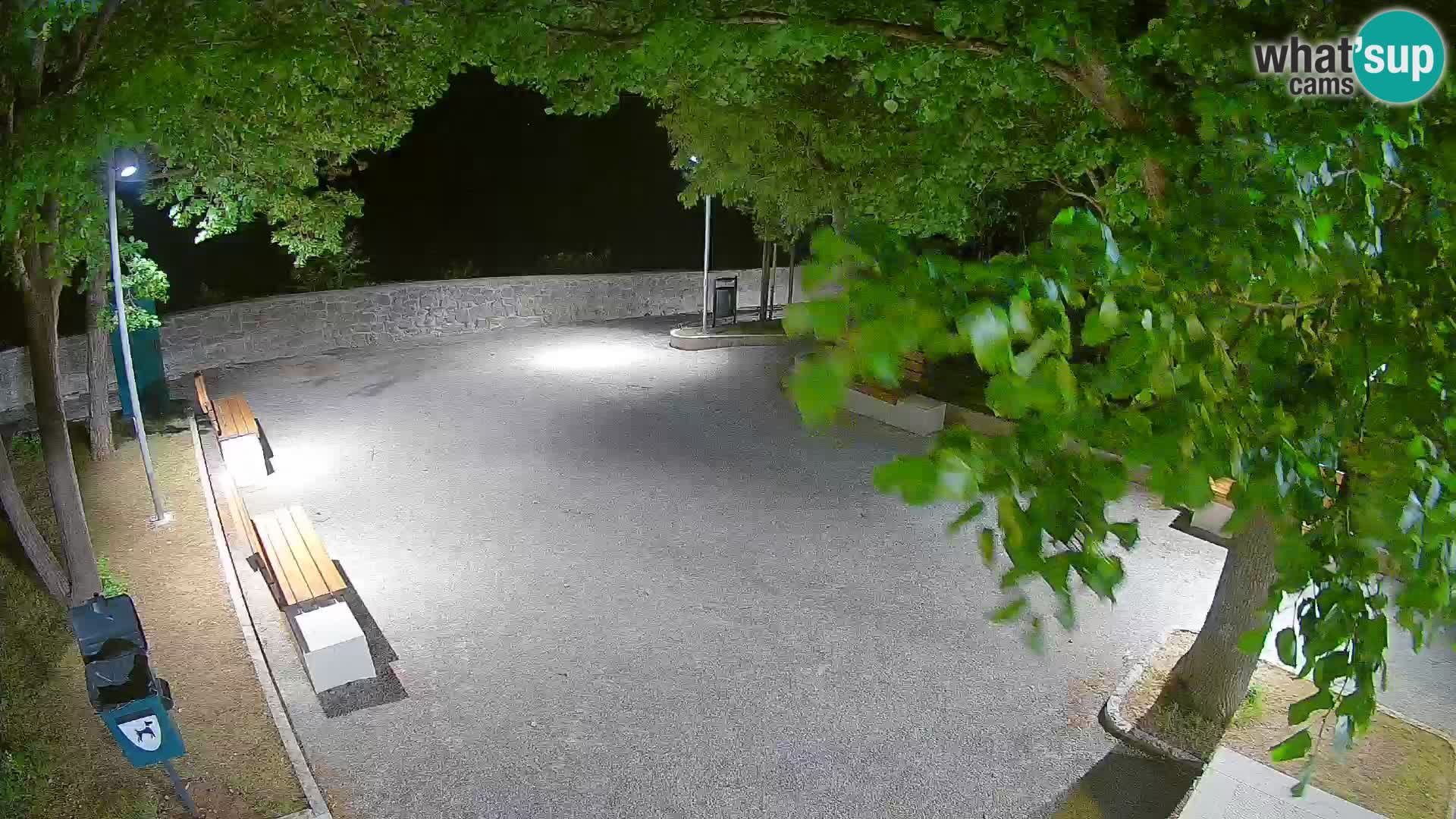 Spletna kamera Senj v živo – Park pisateljev in Velebitski kanal