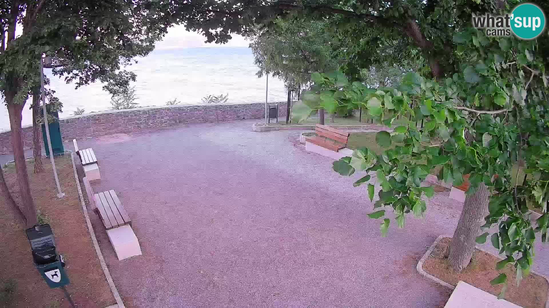 Kamera uživo Senj – Park književnika i Velebitski kanal
