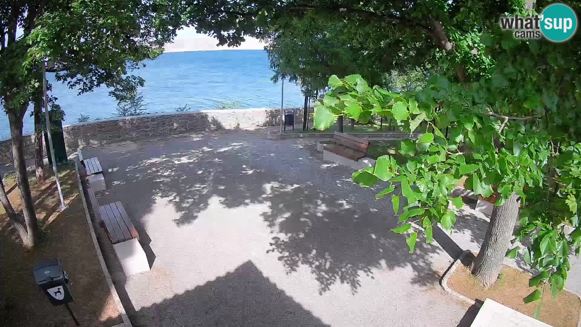 Spletna kamera Senj v živo – Park pisateljev in Velebitski kanal