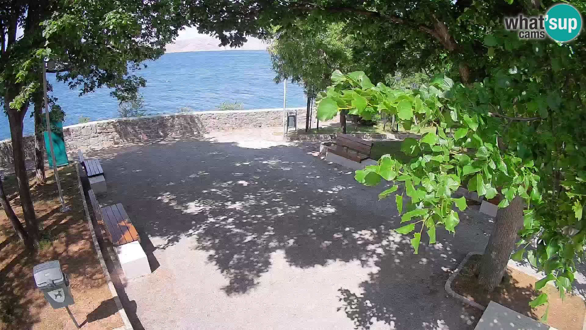 Spletna kamera Senj v živo – Park pisateljev in Velebitski kanal