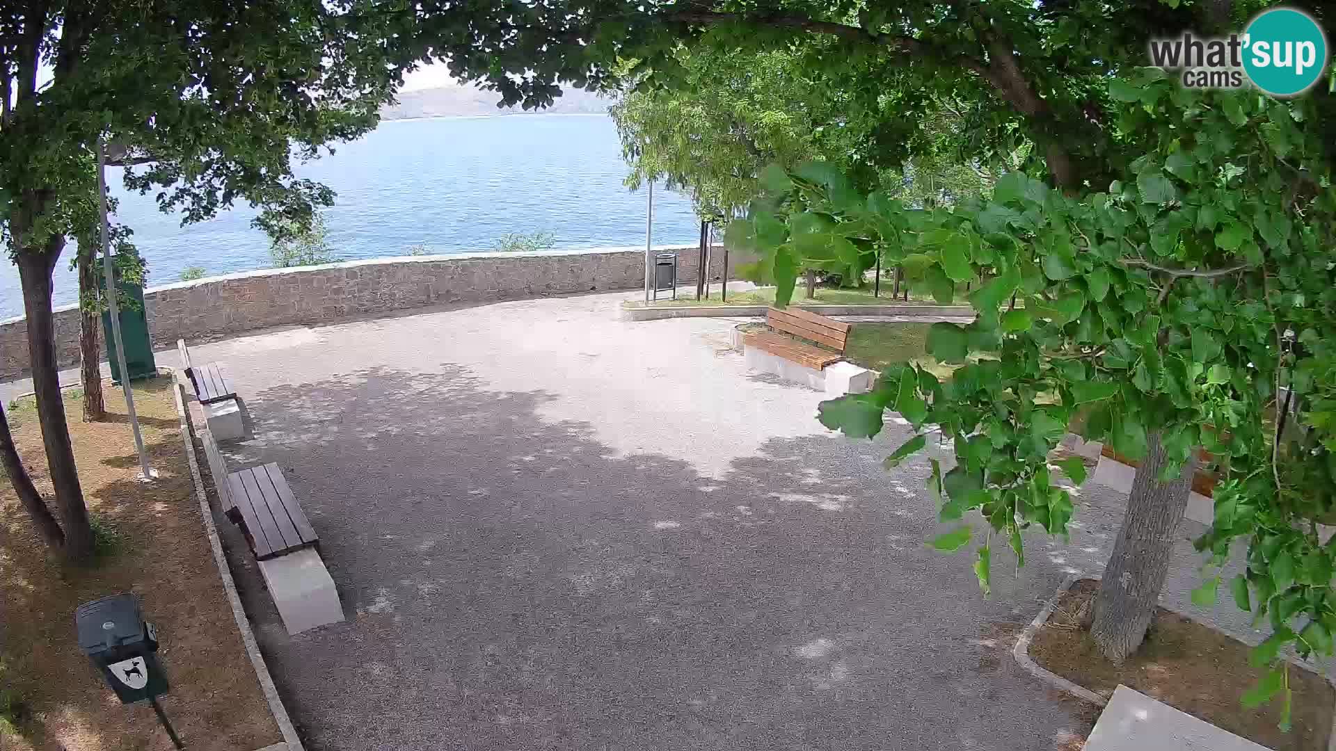 Spletna kamera Senj v živo – Park pisateljev in Velebitski kanal