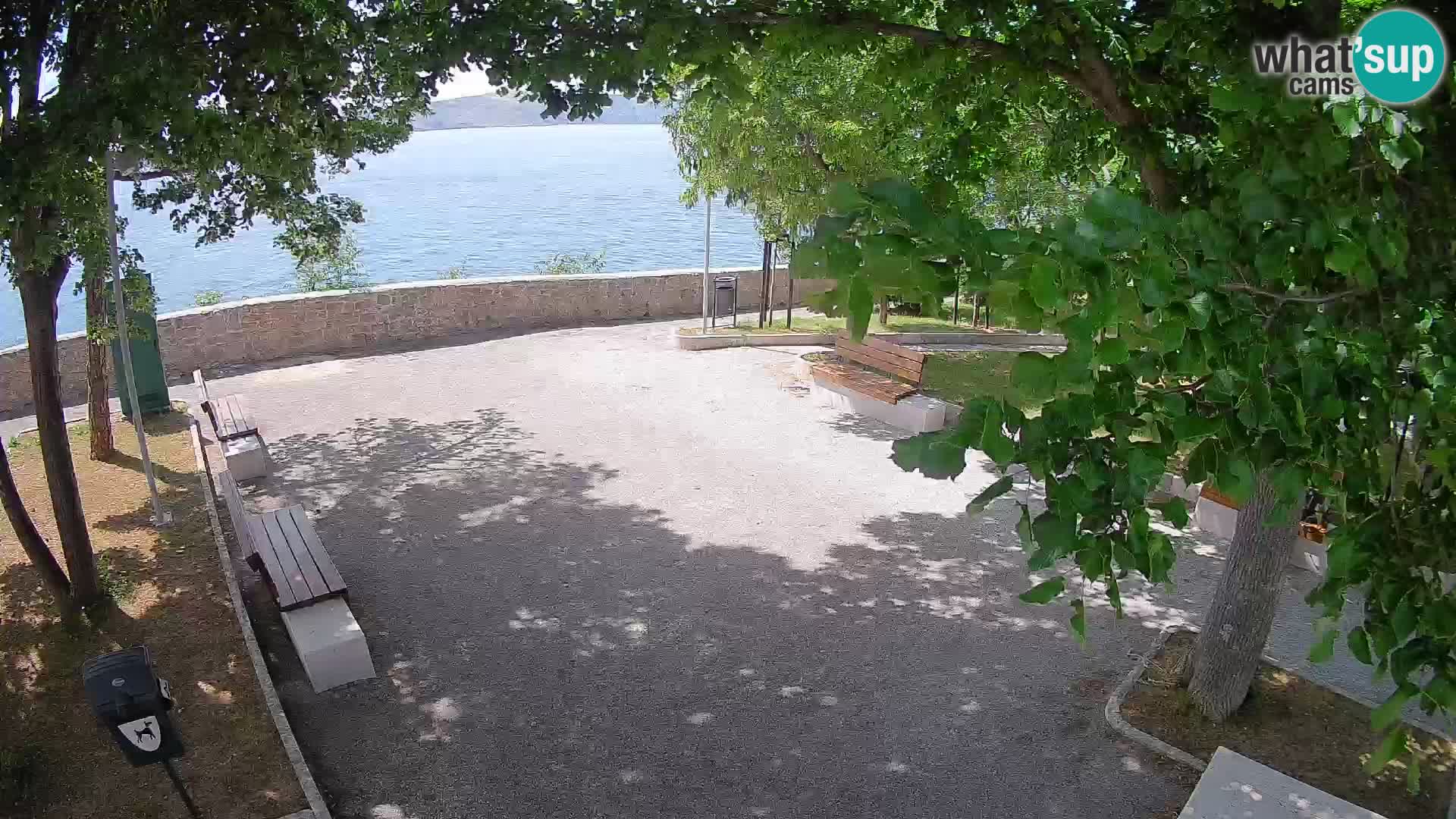 Spletna kamera Senj v živo – Park pisateljev in Velebitski kanal