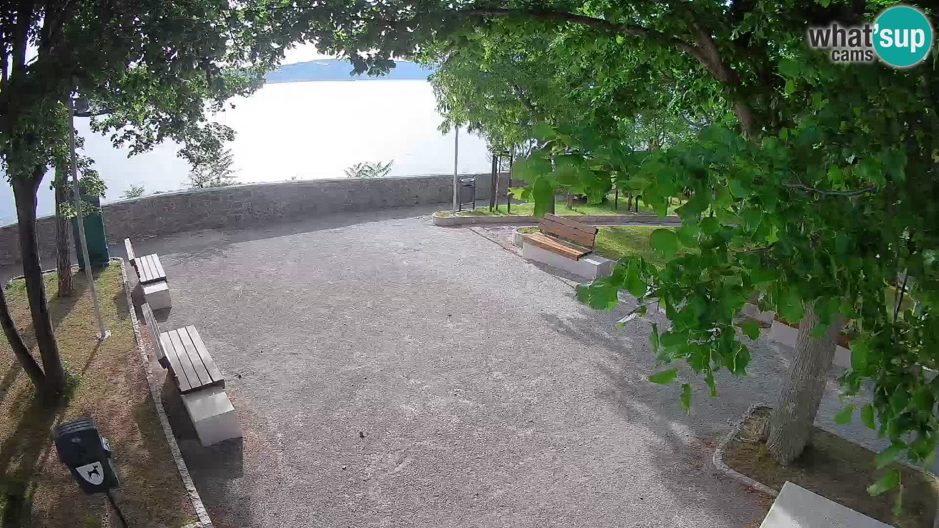 Spletna kamera Senj v živo – Park pisateljev in Velebitski kanal