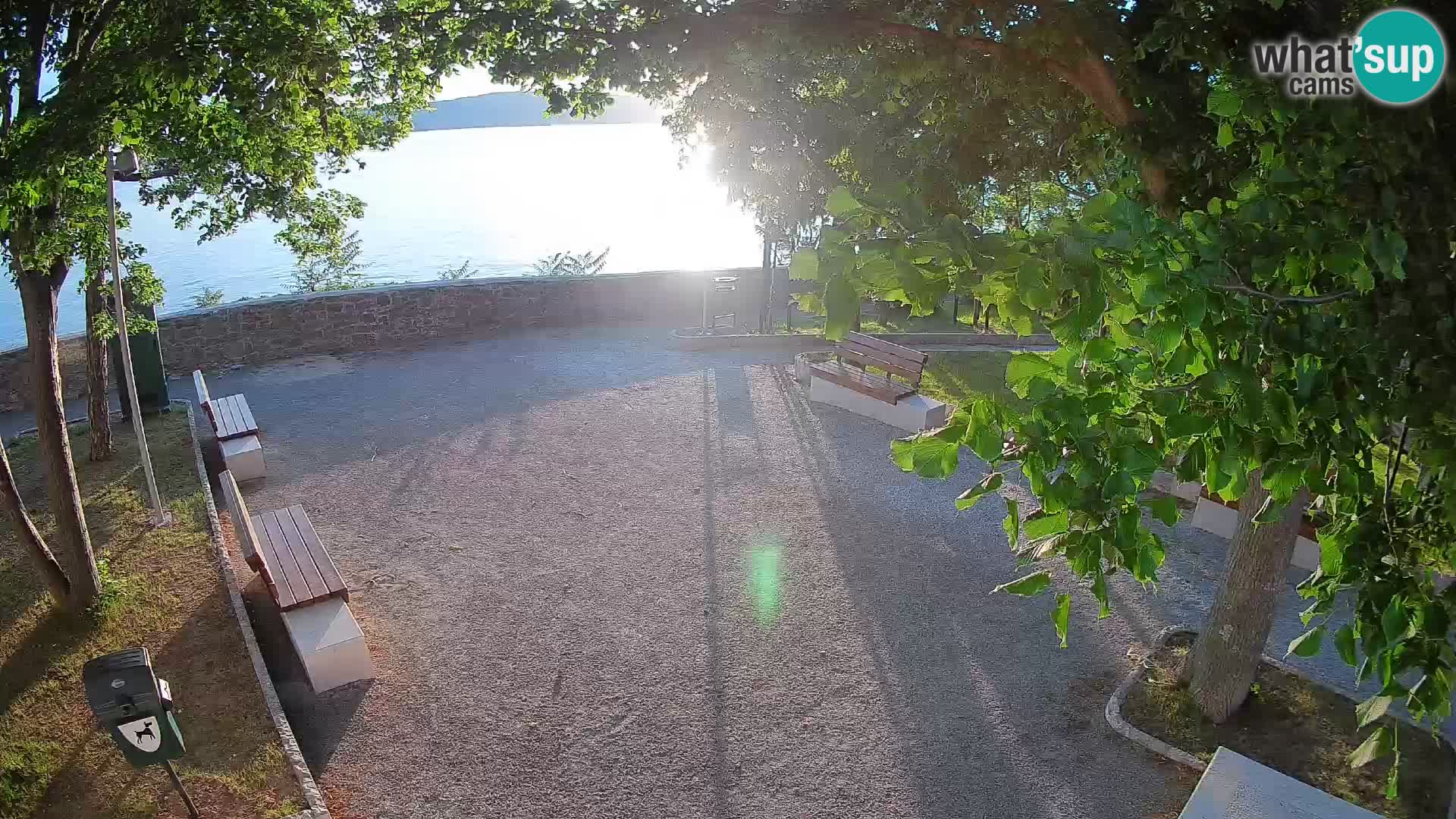 Spletna kamera Senj v živo – Park pisateljev in Velebitski kanal