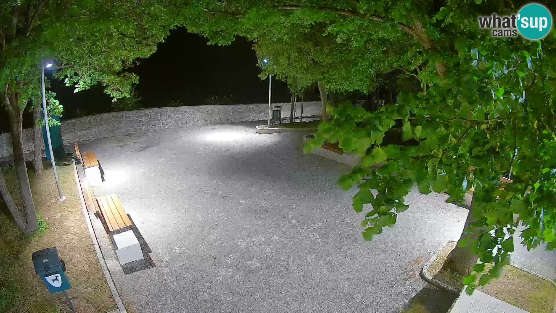Spletna kamera Senj v živo – Park pisateljev in Velebitski kanal
