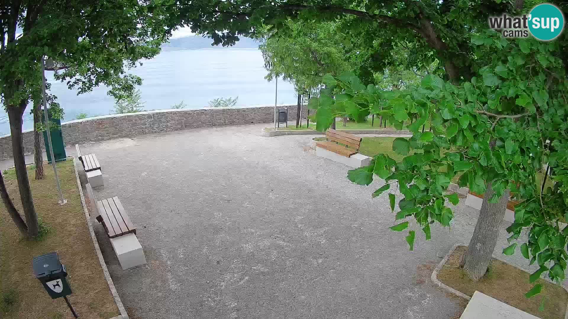 Spletna kamera Senj v živo – Park pisateljev in Velebitski kanal