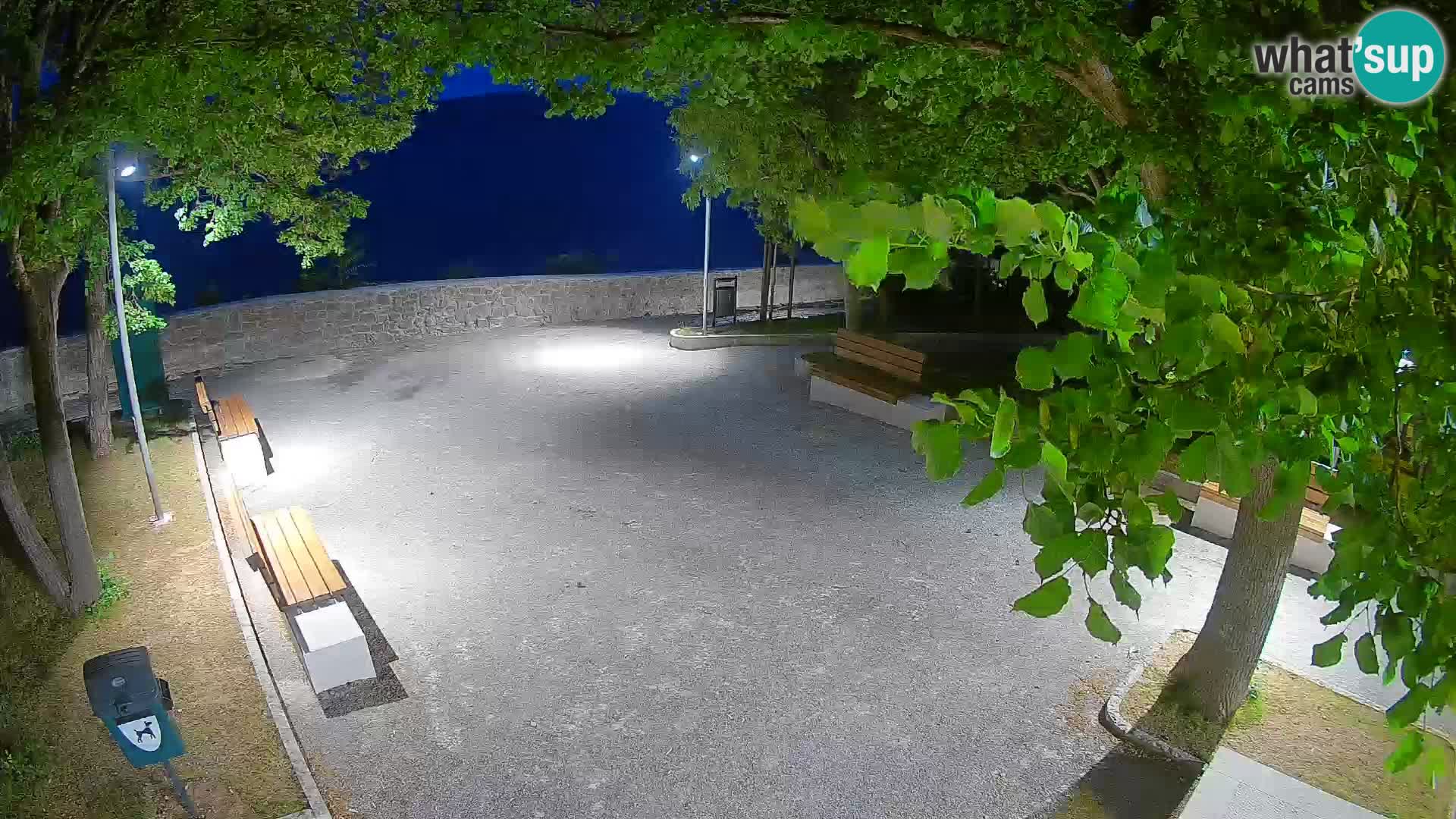 Webcam Senj en direct – Parc des Écrivains et canal du Velebit