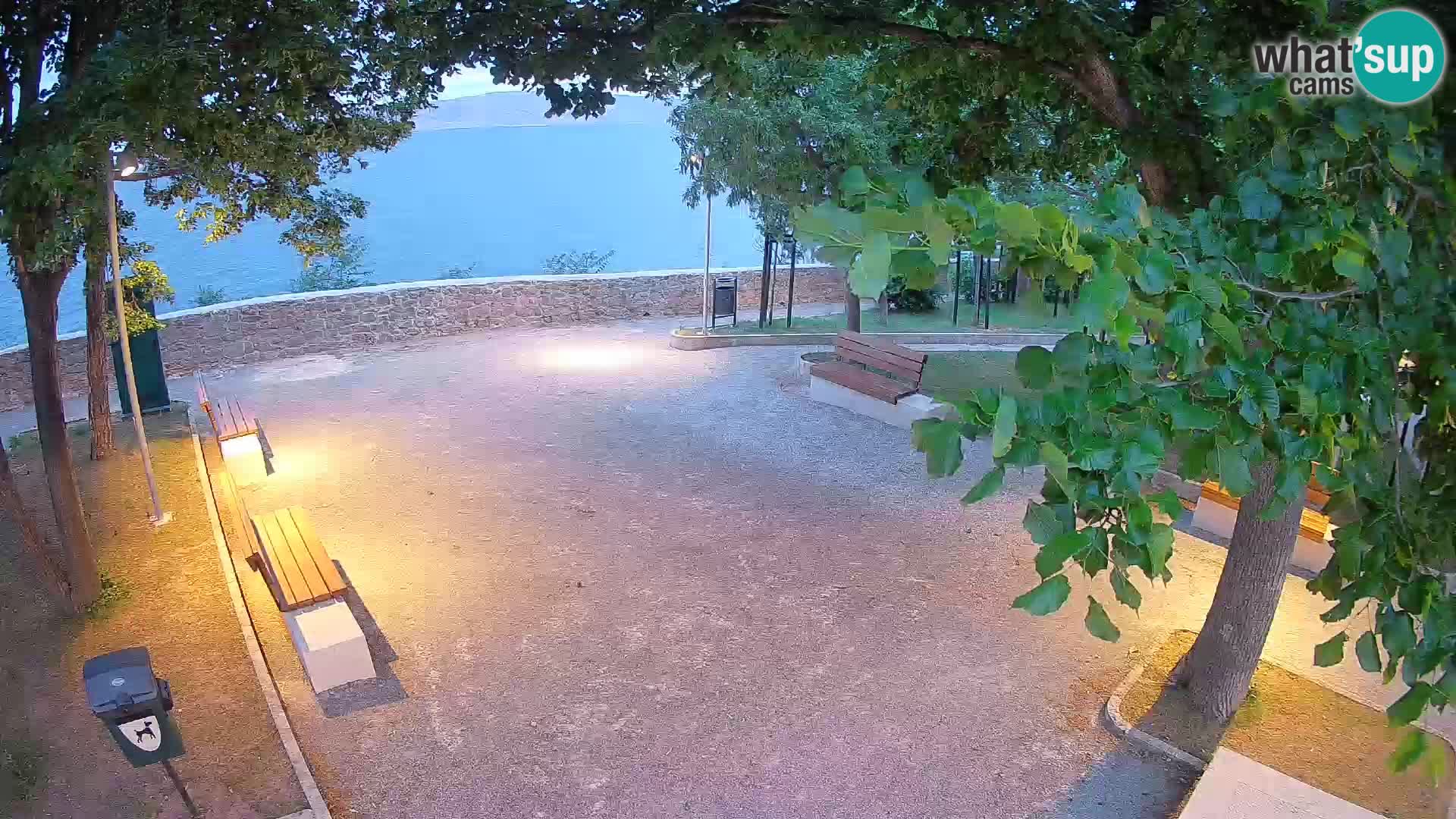 Webcam Senj en direct – Parc des Écrivains et canal du Velebit