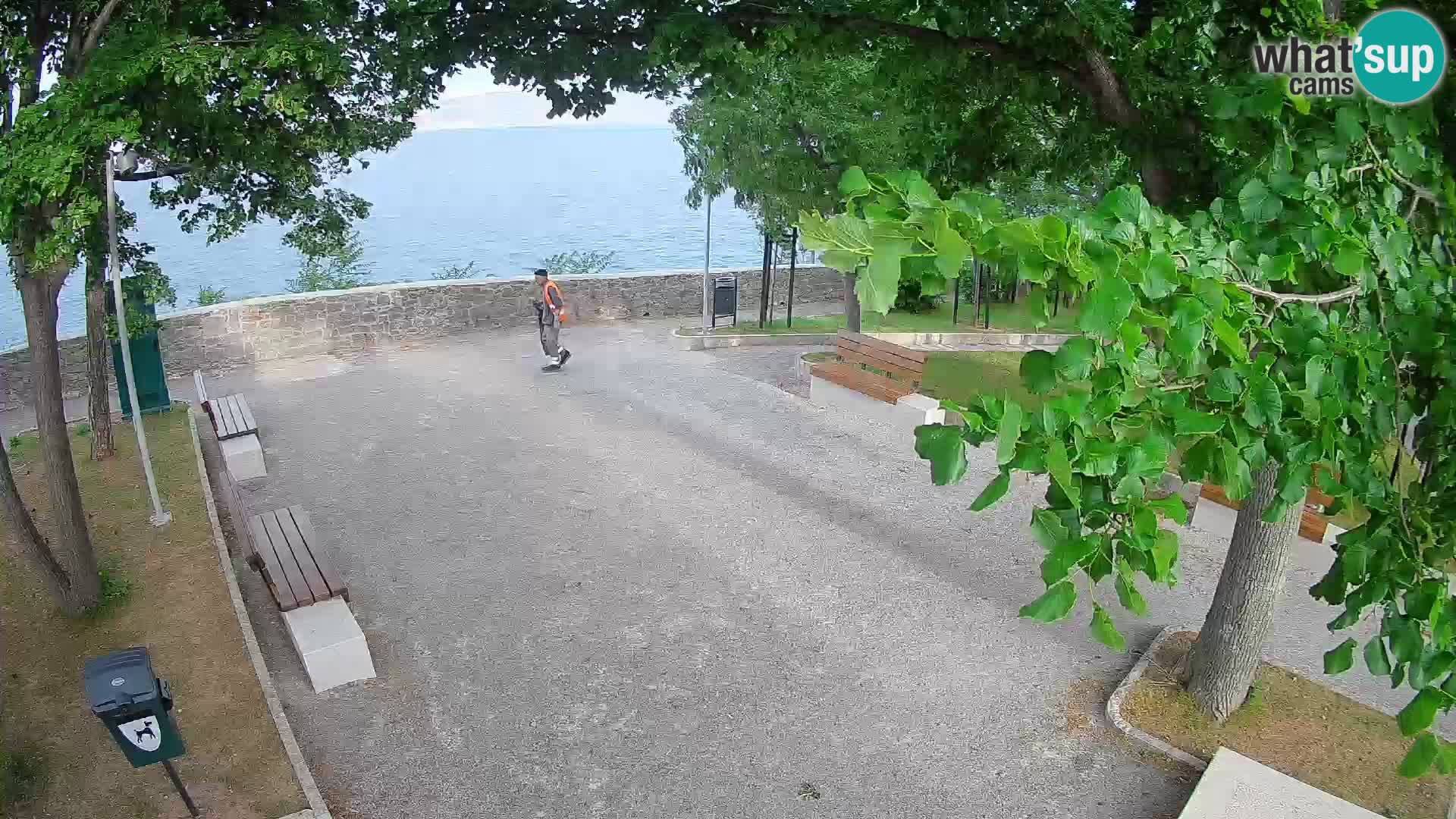Spletna kamera Senj v živo – Park pisateljev in Velebitski kanal