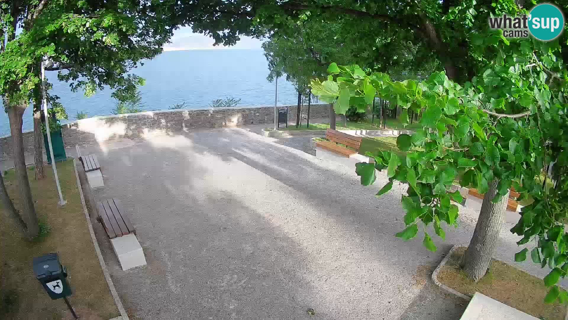 Spletna kamera Senj v živo – Park pisateljev in Velebitski kanal
