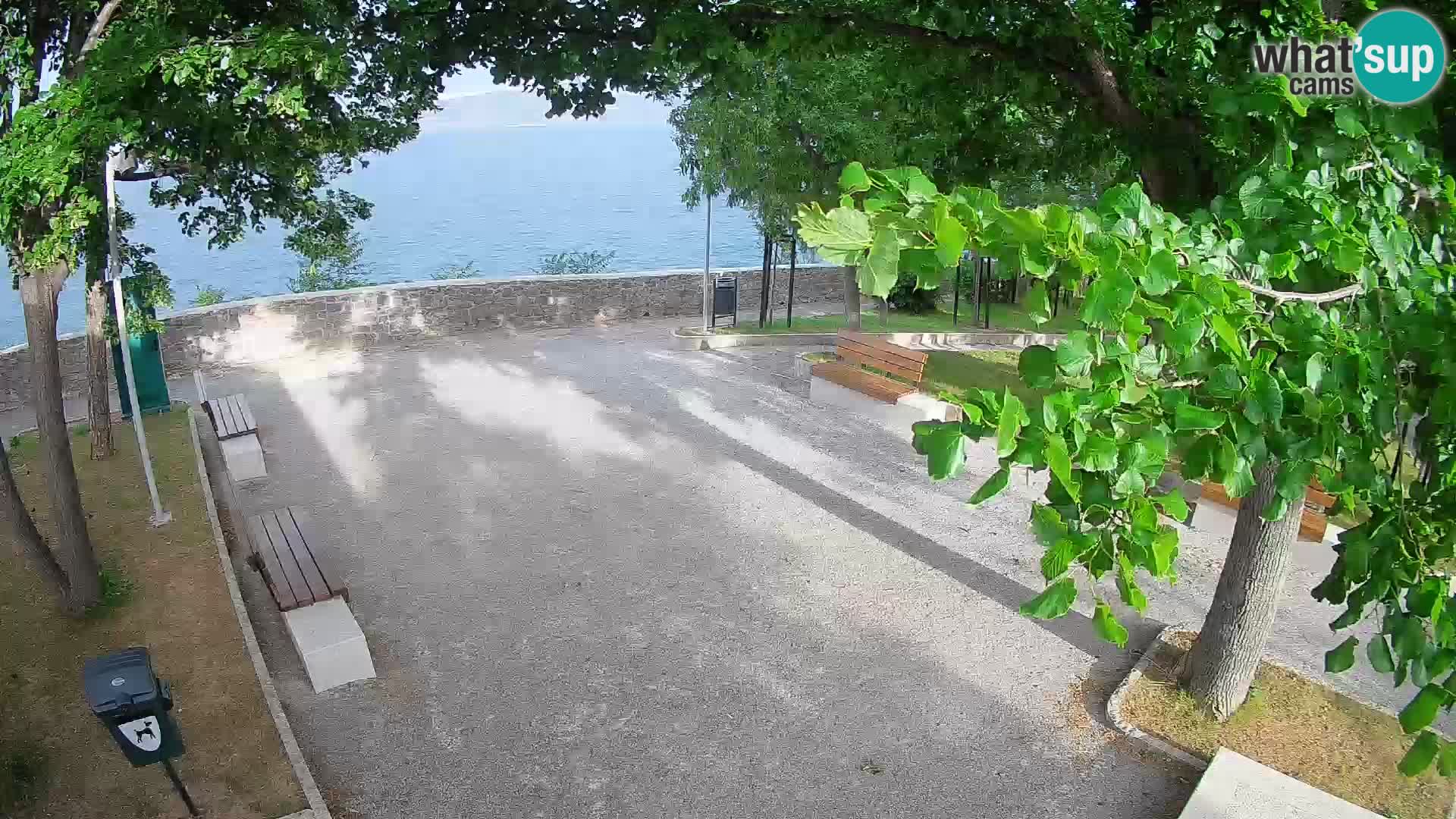 Spletna kamera Senj v živo – Park pisateljev in Velebitski kanal