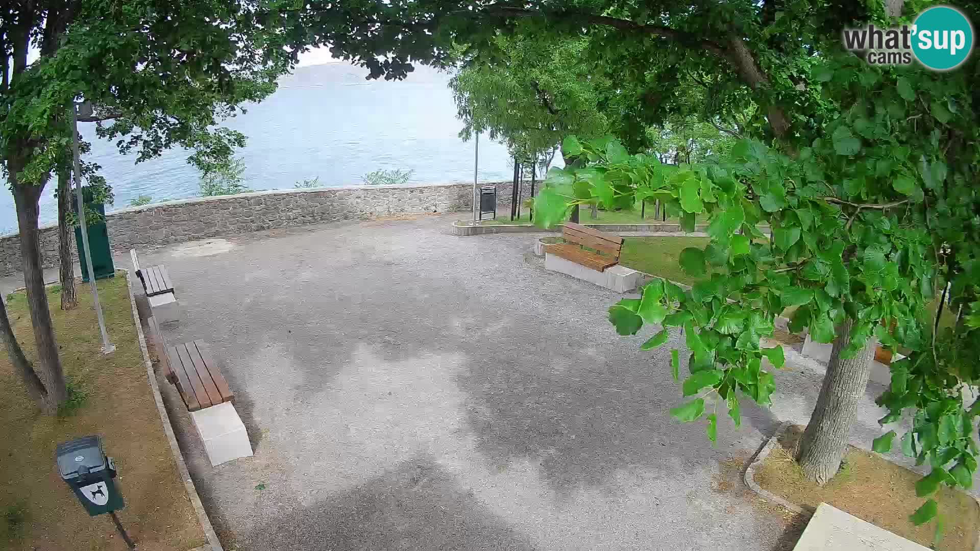 Spletna kamera Senj v živo – Park pisateljev in Velebitski kanal