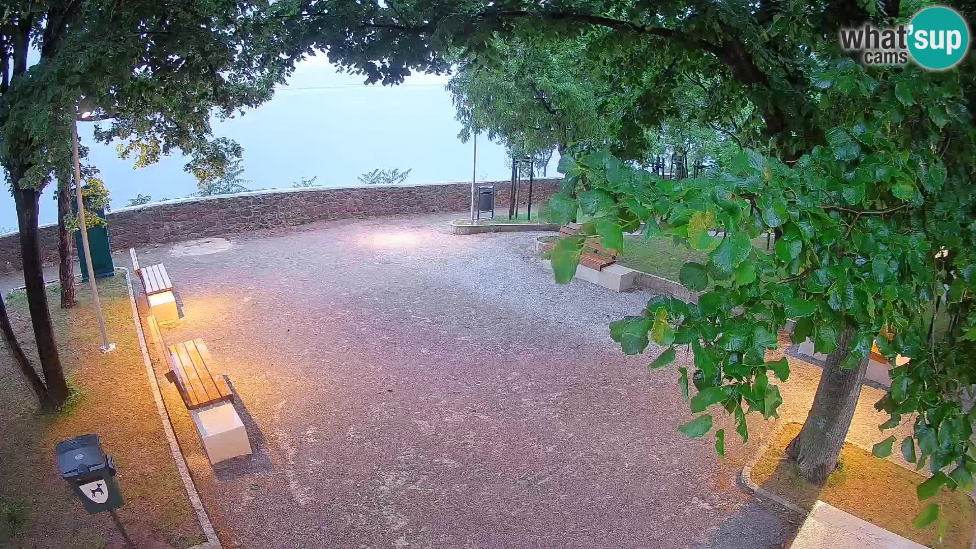 Senj Live Webcam – Schriftstellerpark und Velebit-Kanal