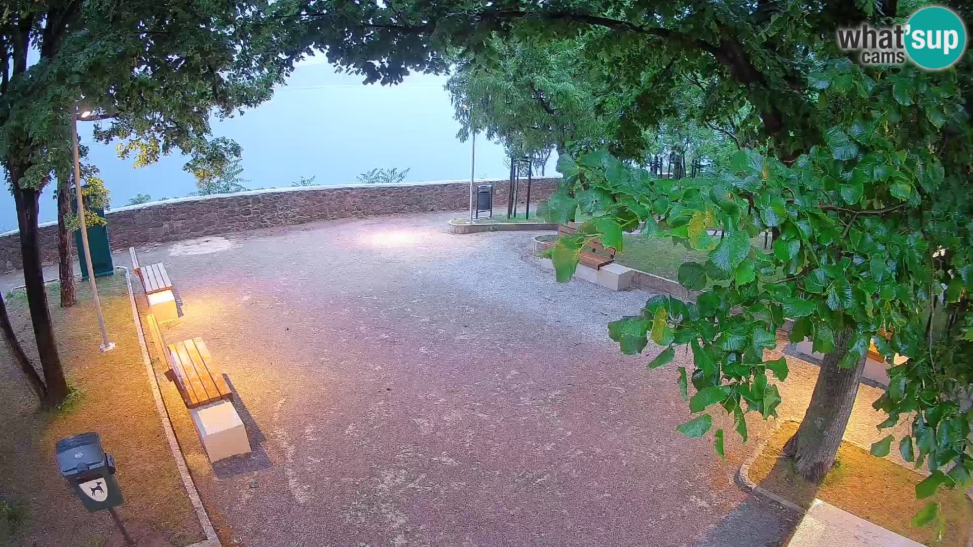 Senj Live Webcam – Schriftstellerpark und Velebit-Kanal