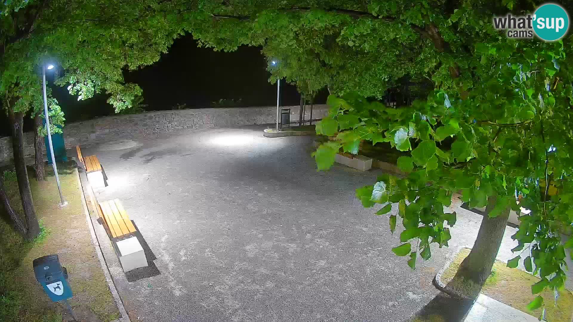 Spletna kamera Senj v živo – Park pisateljev in Velebitski kanal