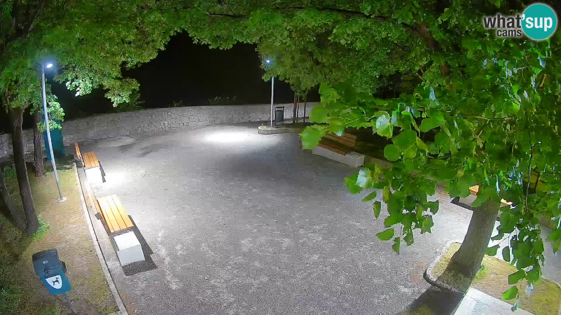 Spletna kamera Senj v živo – Park pisateljev in Velebitski kanal