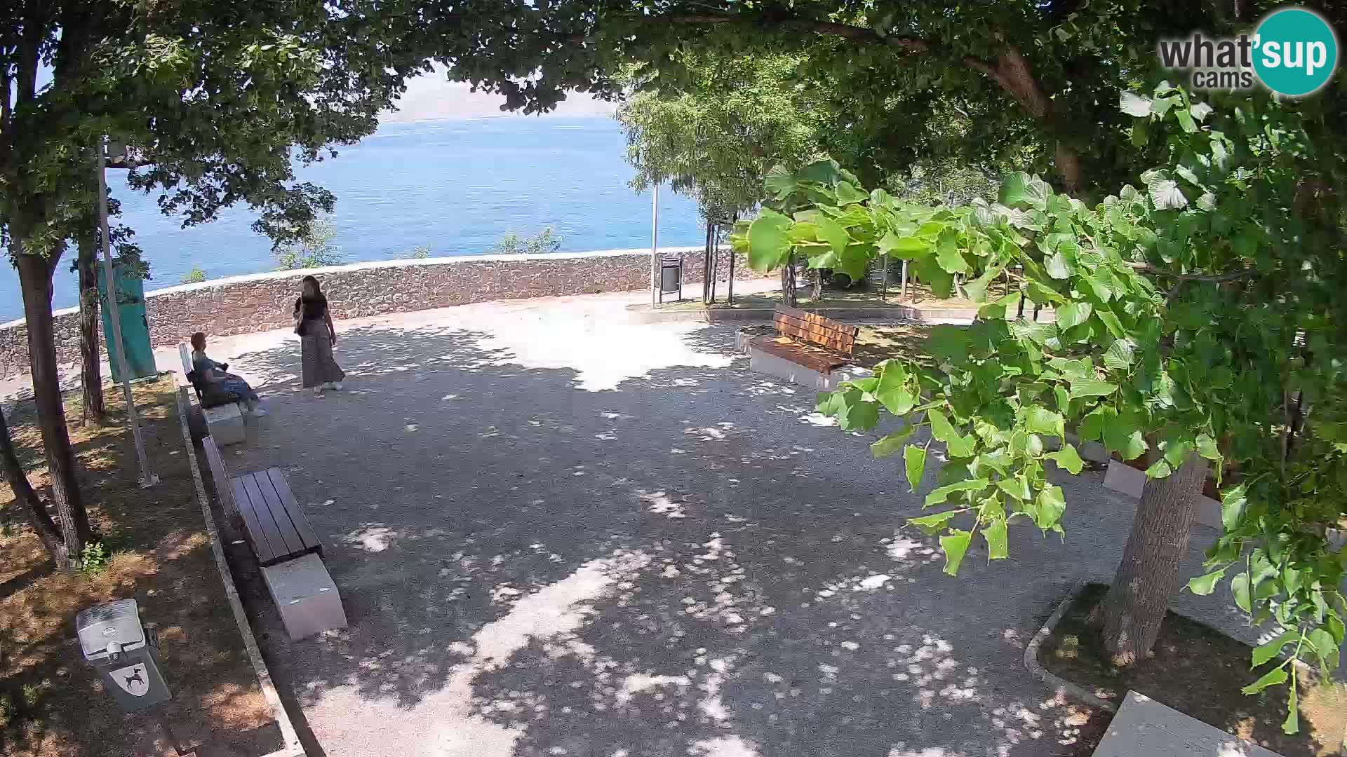 Spletna kamera Senj v živo – Park pisateljev in Velebitski kanal