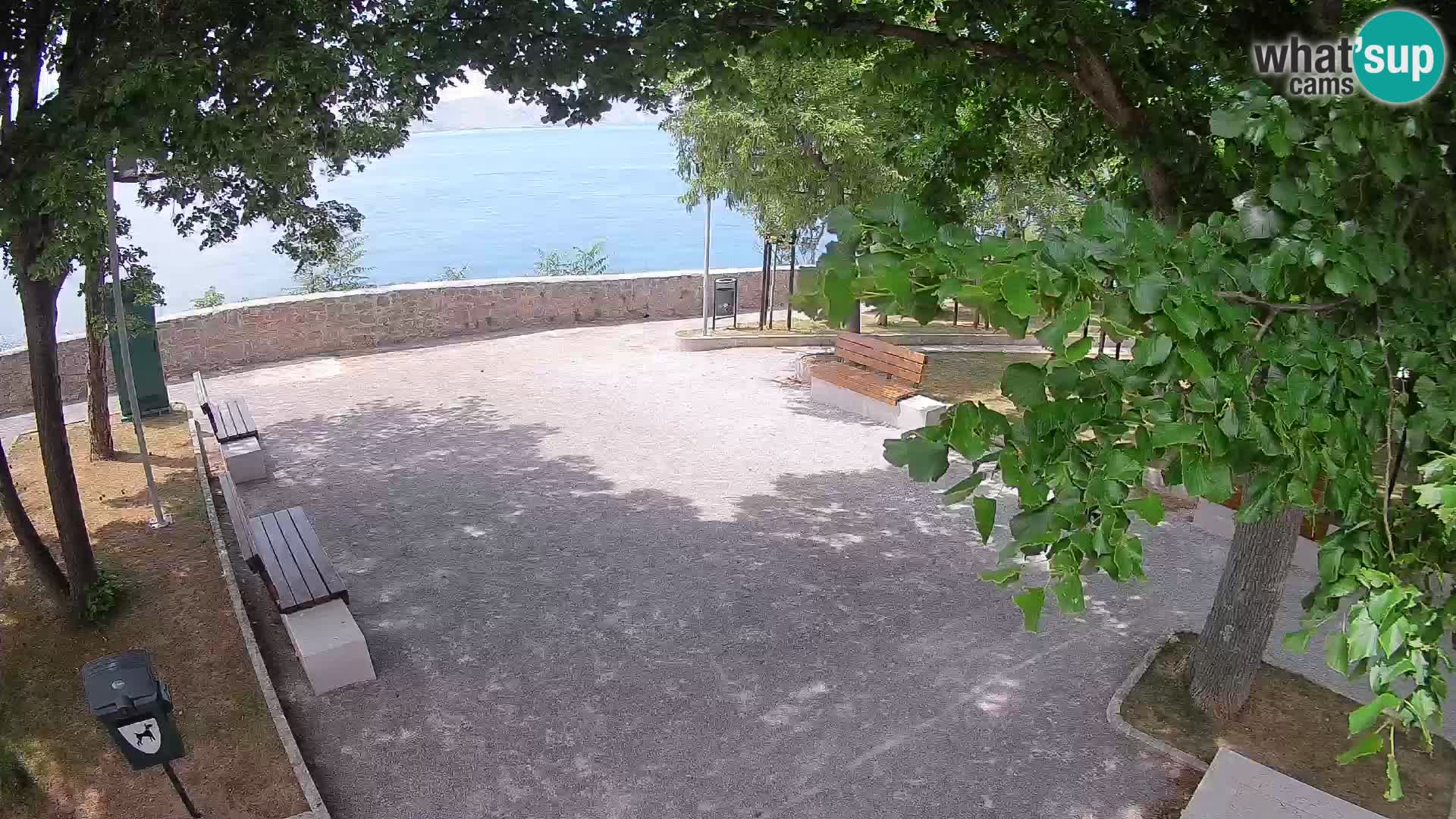 Spletna kamera Senj v živo – Park pisateljev in Velebitski kanal
