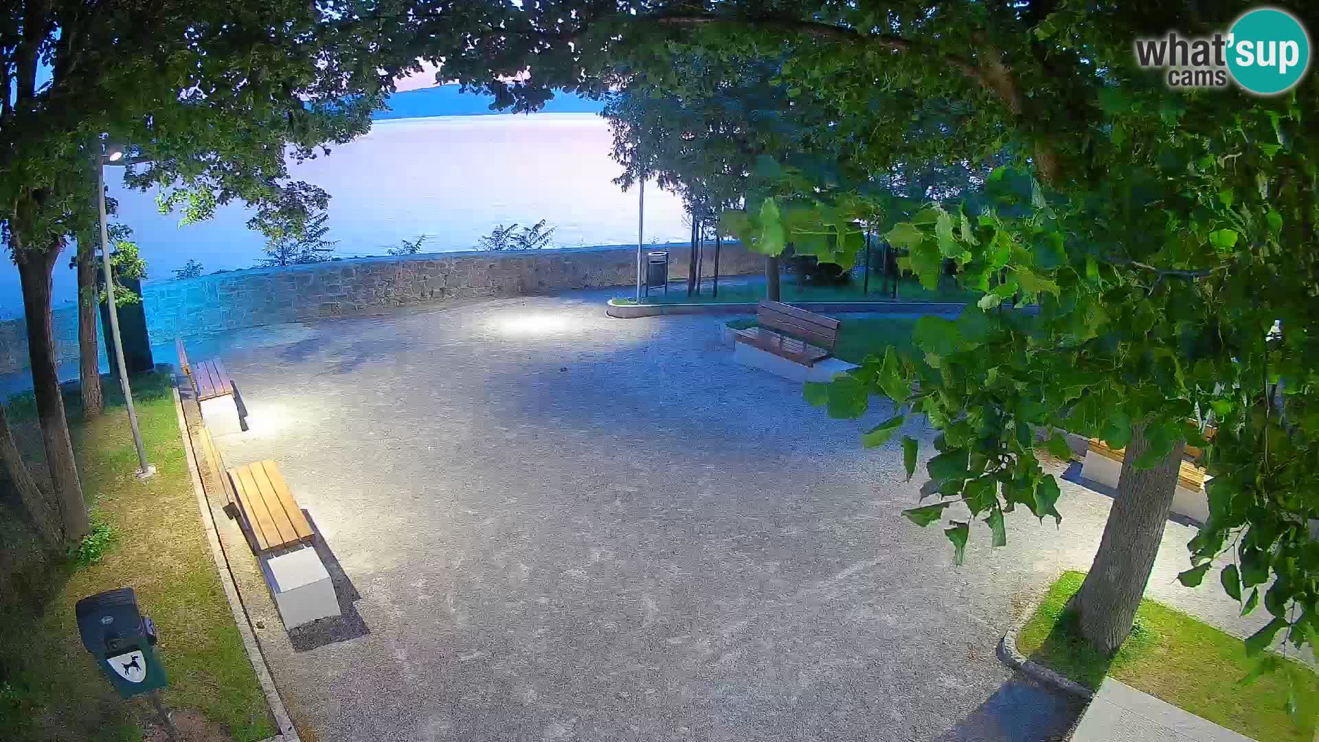 Kamera uživo Senj – Park književnika i Velebitski kanal
