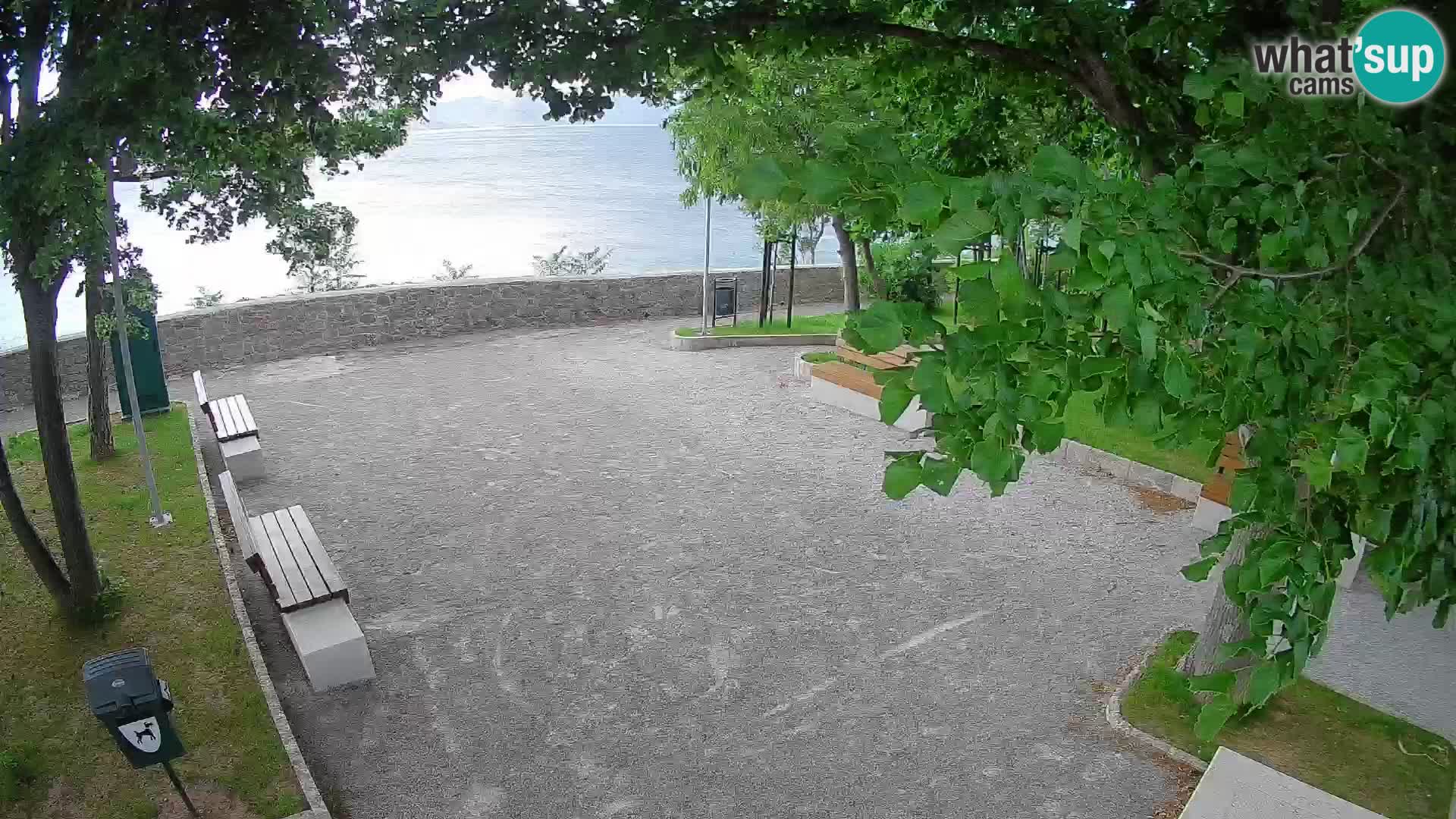 Spletna kamera Senj v živo – Park pisateljev in Velebitski kanal