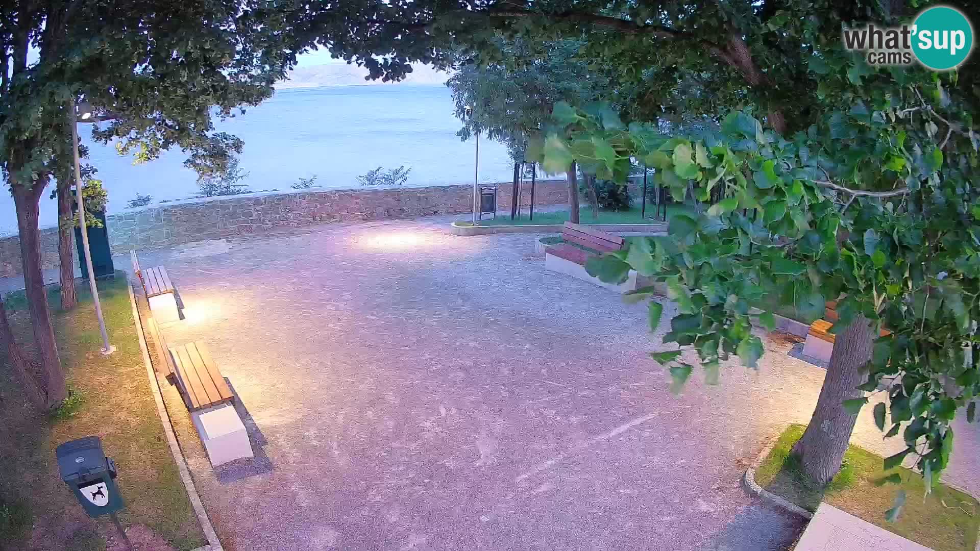 Kamera uživo Senj – Park književnika i Velebitski kanal