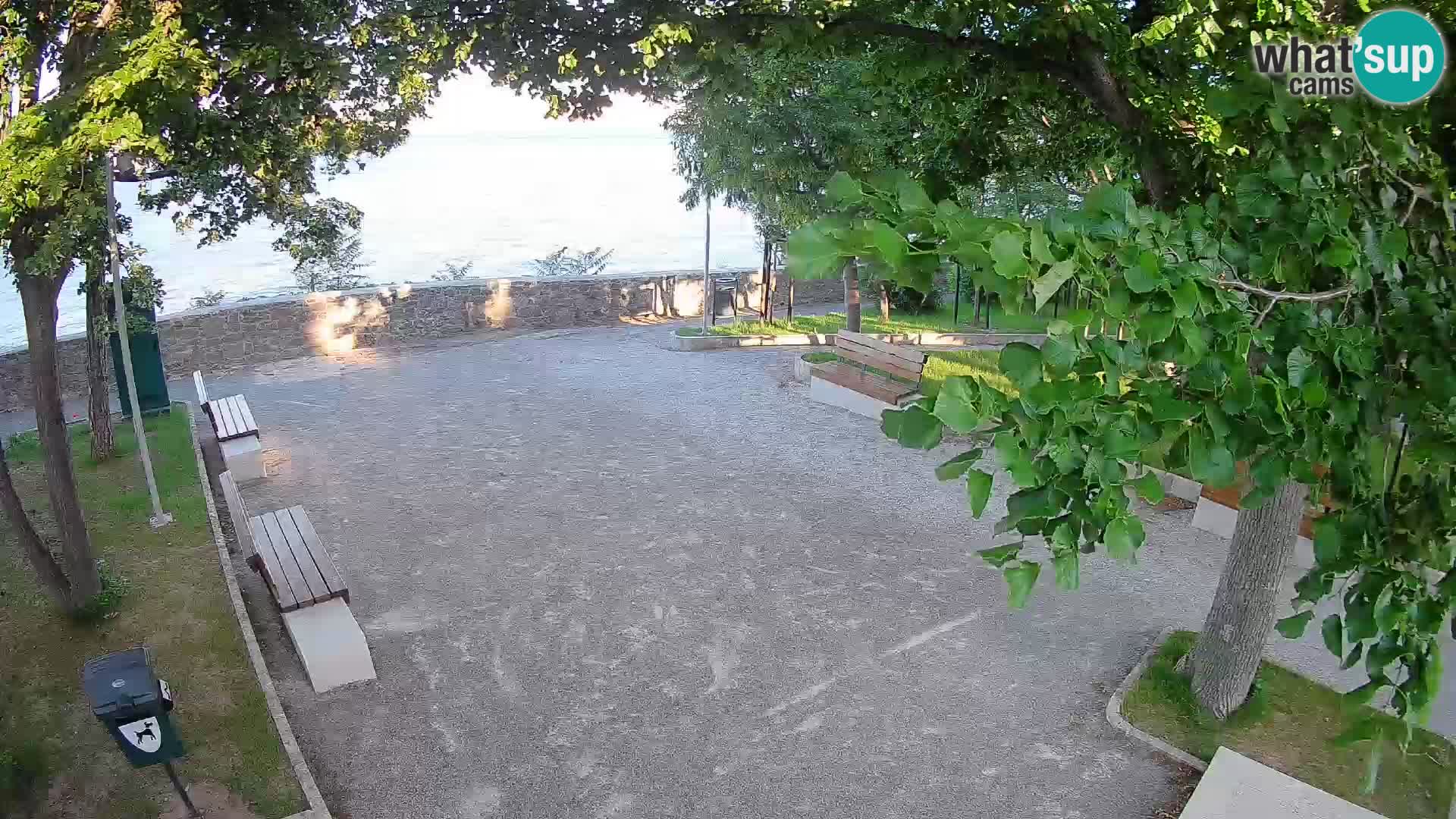 Kamera uživo Senj – Park književnika i Velebitski kanal