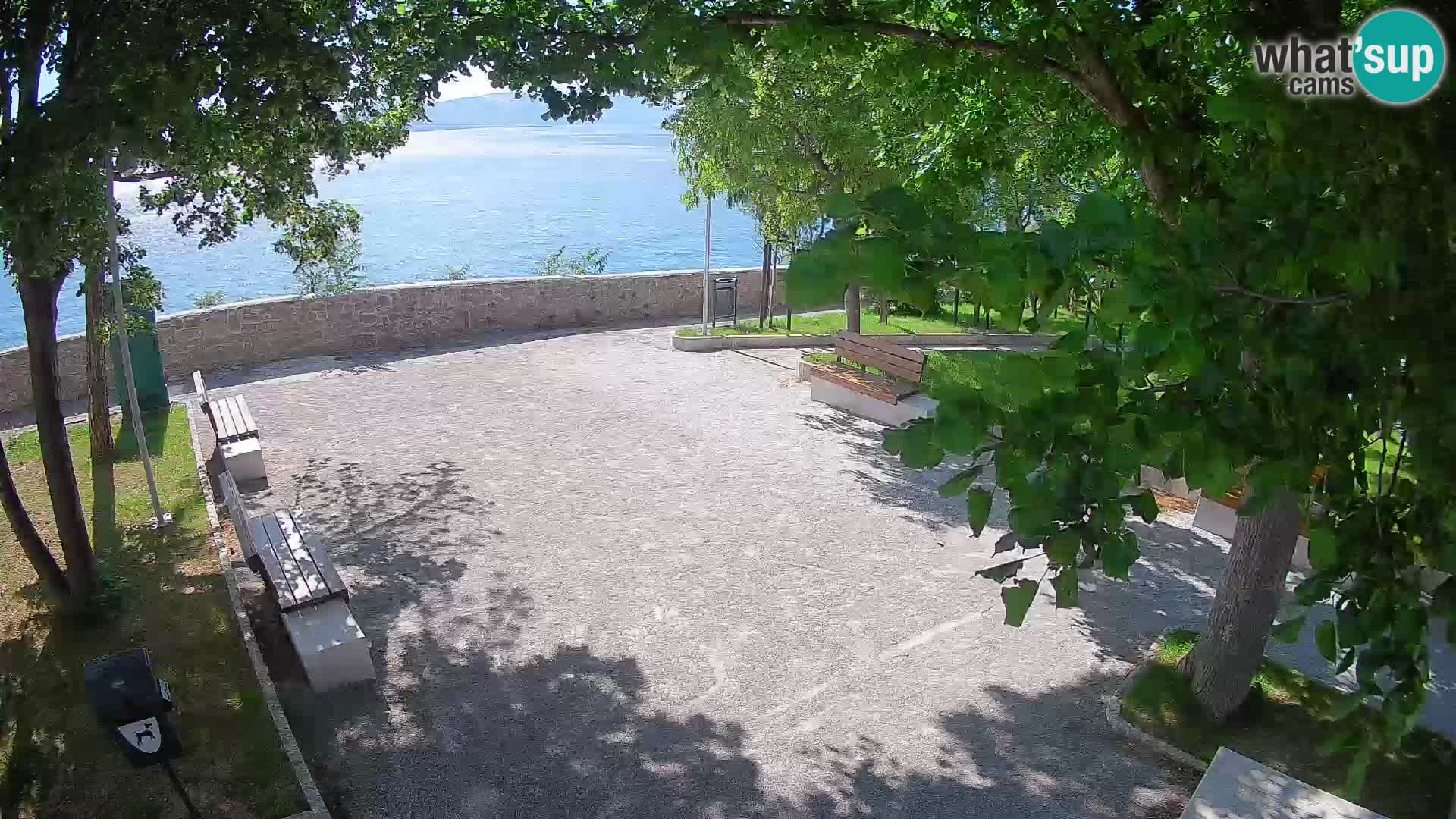 Spletna kamera Senj v živo – Park pisateljev in Velebitski kanal