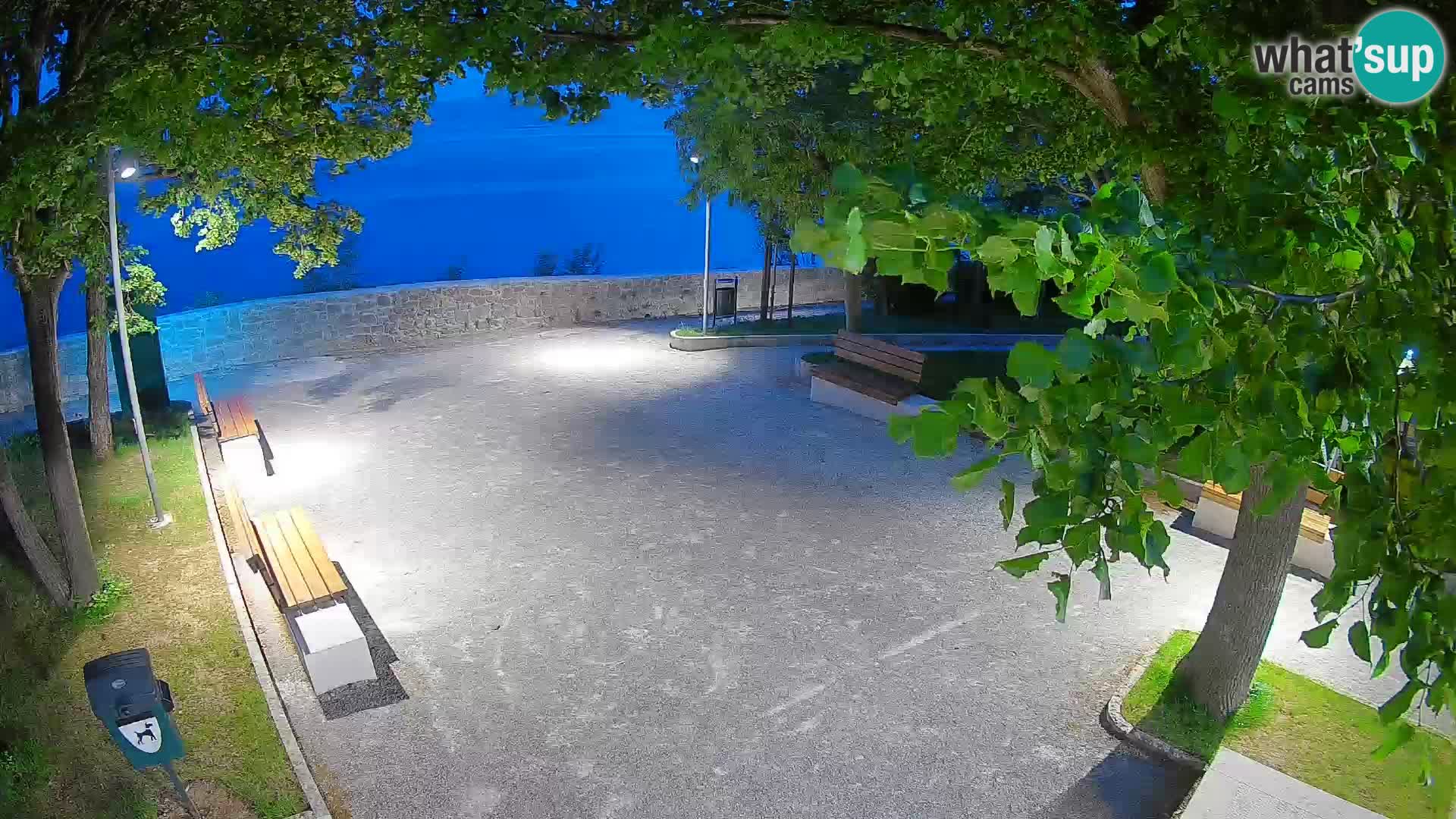 Webcam Senj en direct – Parc des Écrivains et canal du Velebit