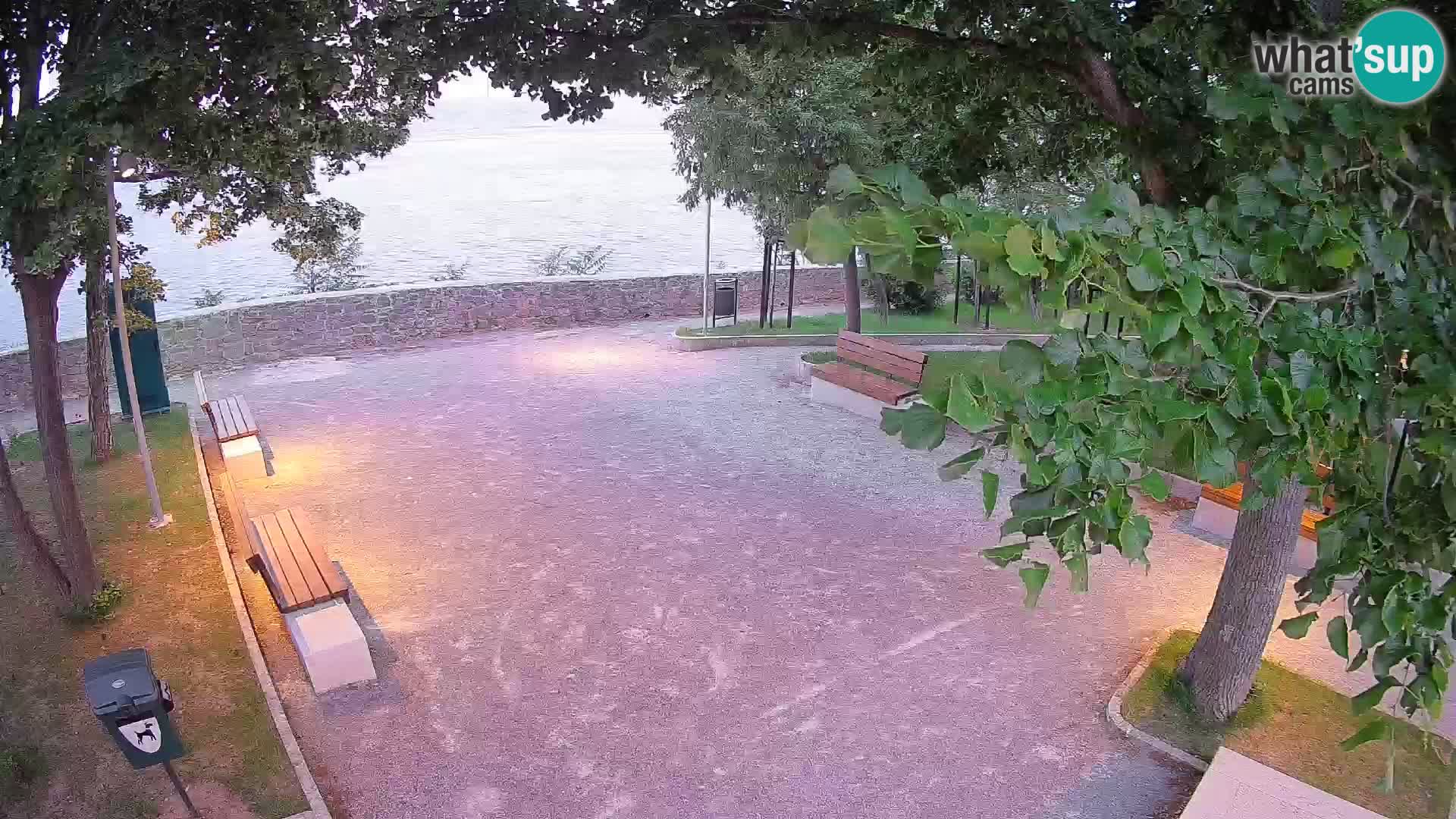 Webcam Senj en direct – Parc des Écrivains et canal du Velebit