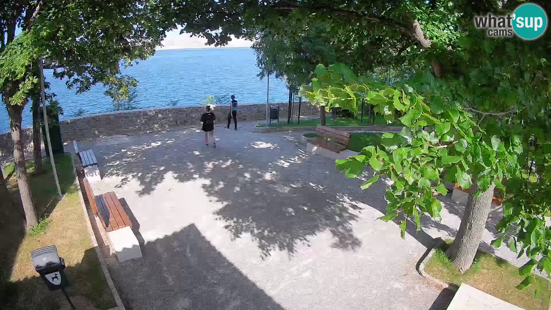 Spletna kamera Senj v živo – Park pisateljev in Velebitski kanal