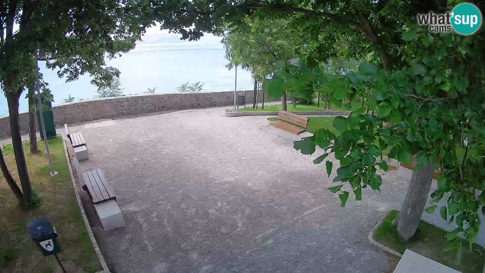Spletna kamera Senj v živo – Park pisateljev in Velebitski kanal