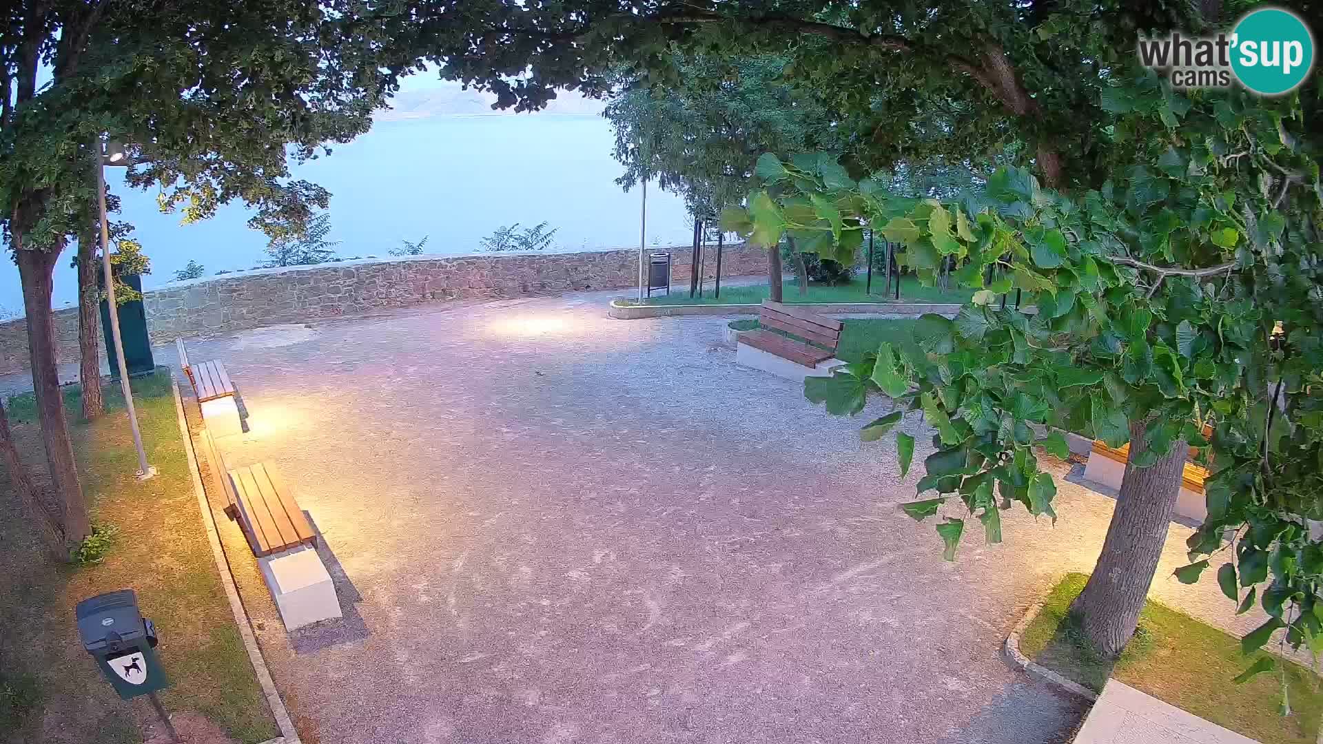 Webcam Senj en direct – Parc des Écrivains et canal du Velebit