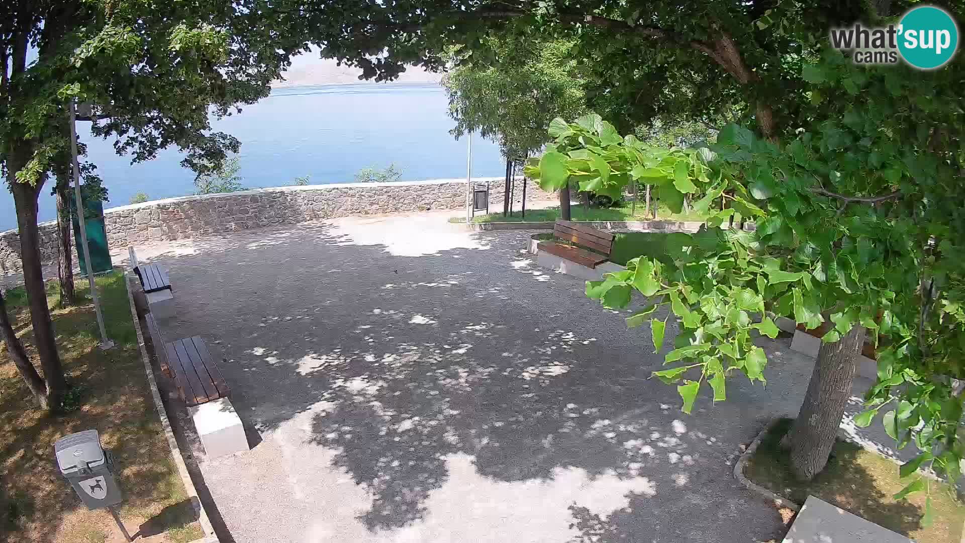 Spletna kamera Senj v živo – Park pisateljev in Velebitski kanal