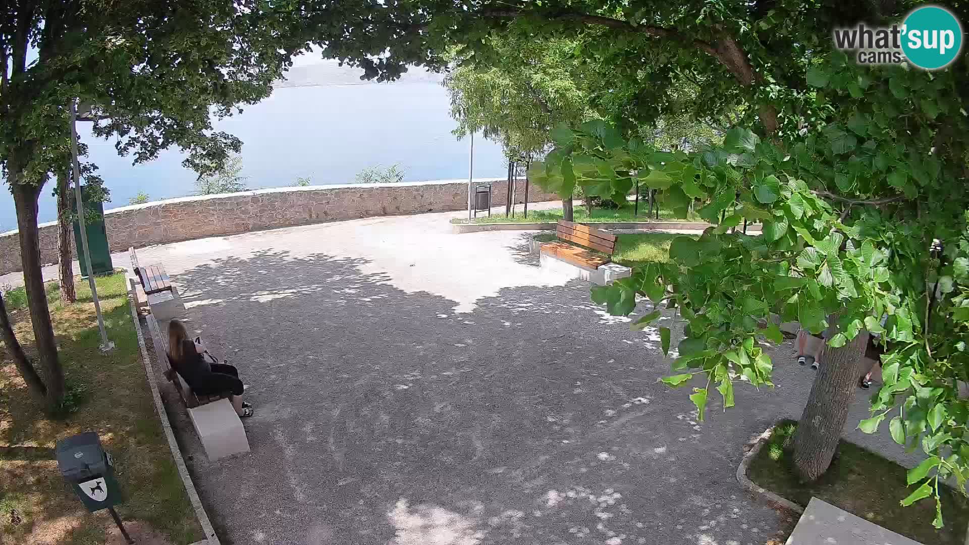 Spletna kamera Senj v živo – Park pisateljev in Velebitski kanal