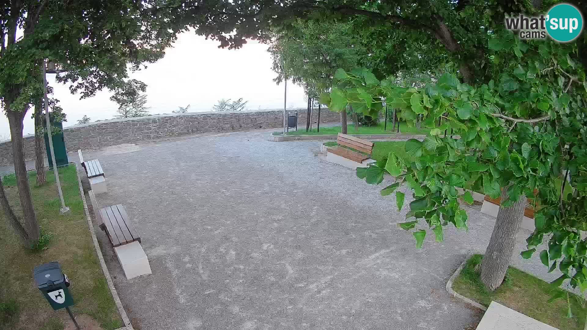 Kamera uživo Senj – Park književnika i Velebitski kanal