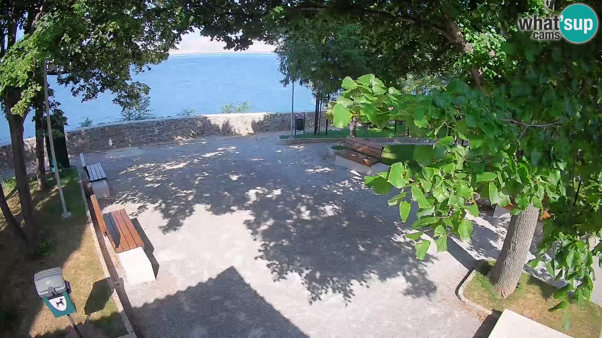 Spletna kamera Senj v živo – Park pisateljev in Velebitski kanal