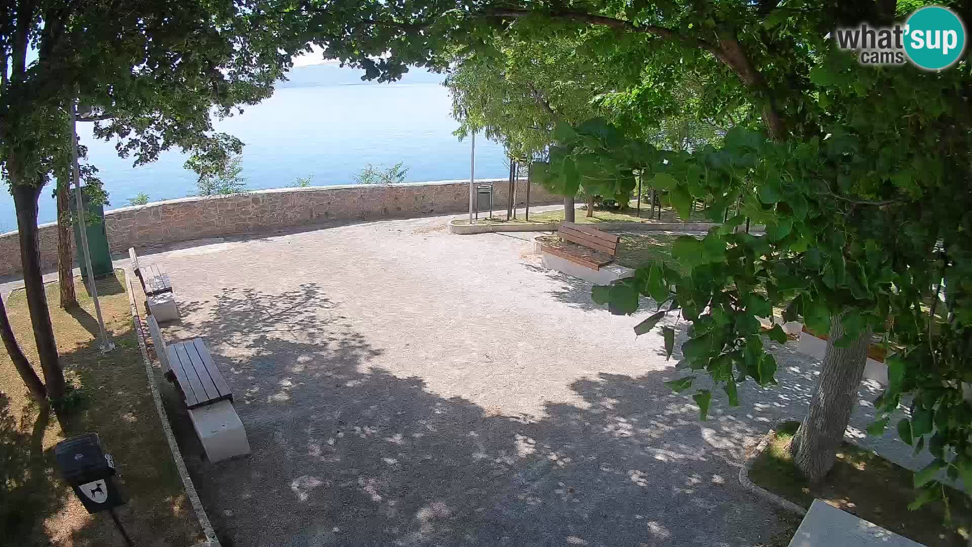 Spletna kamera Senj v živo – Park pisateljev in Velebitski kanal