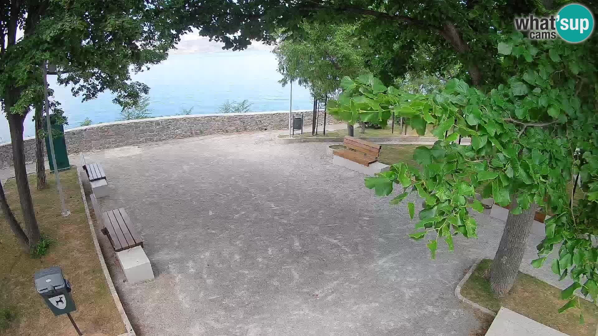 Spletna kamera Senj v živo – Park pisateljev in Velebitski kanal