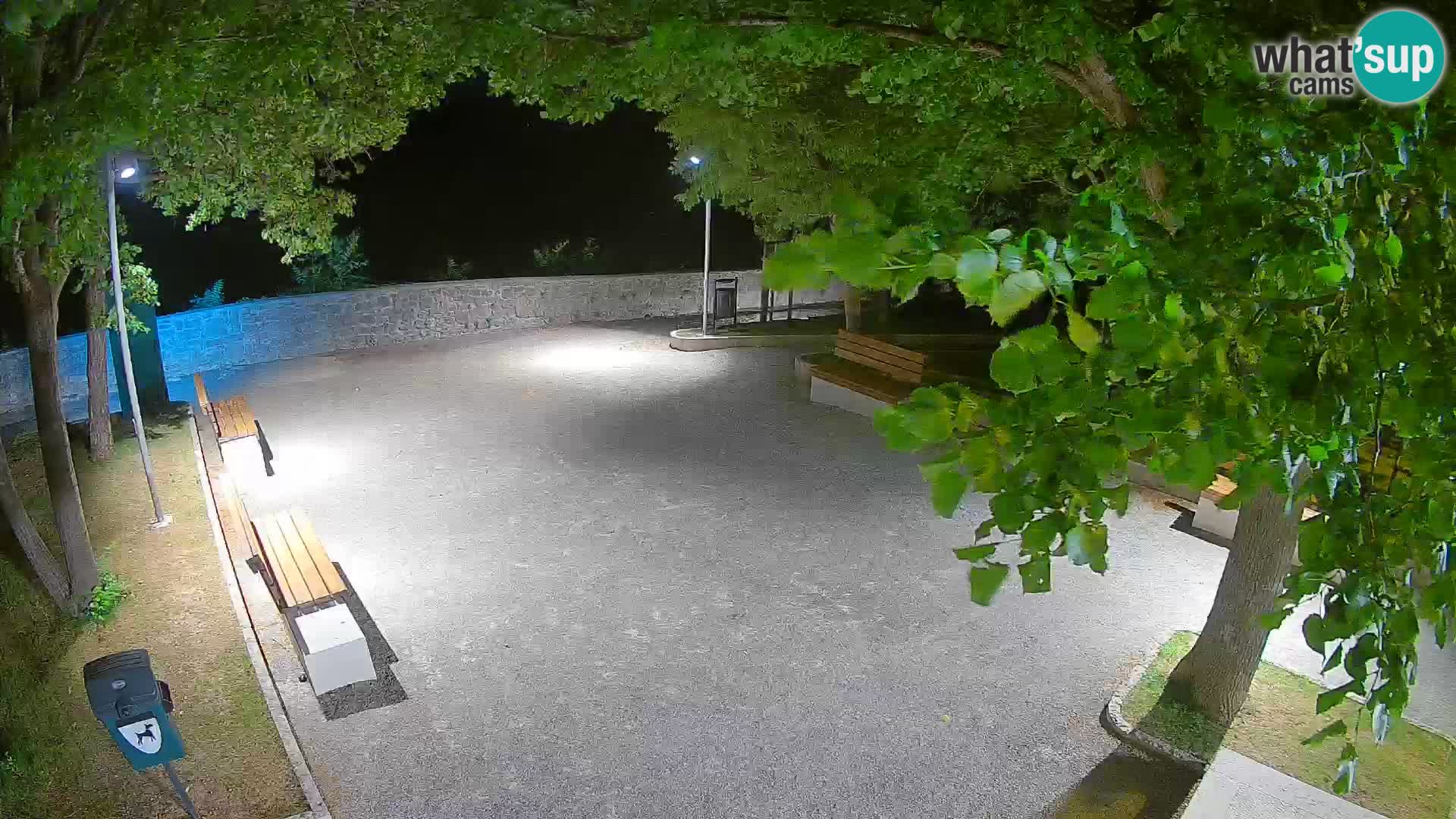 Spletna kamera Senj v živo – Park pisateljev in Velebitski kanal