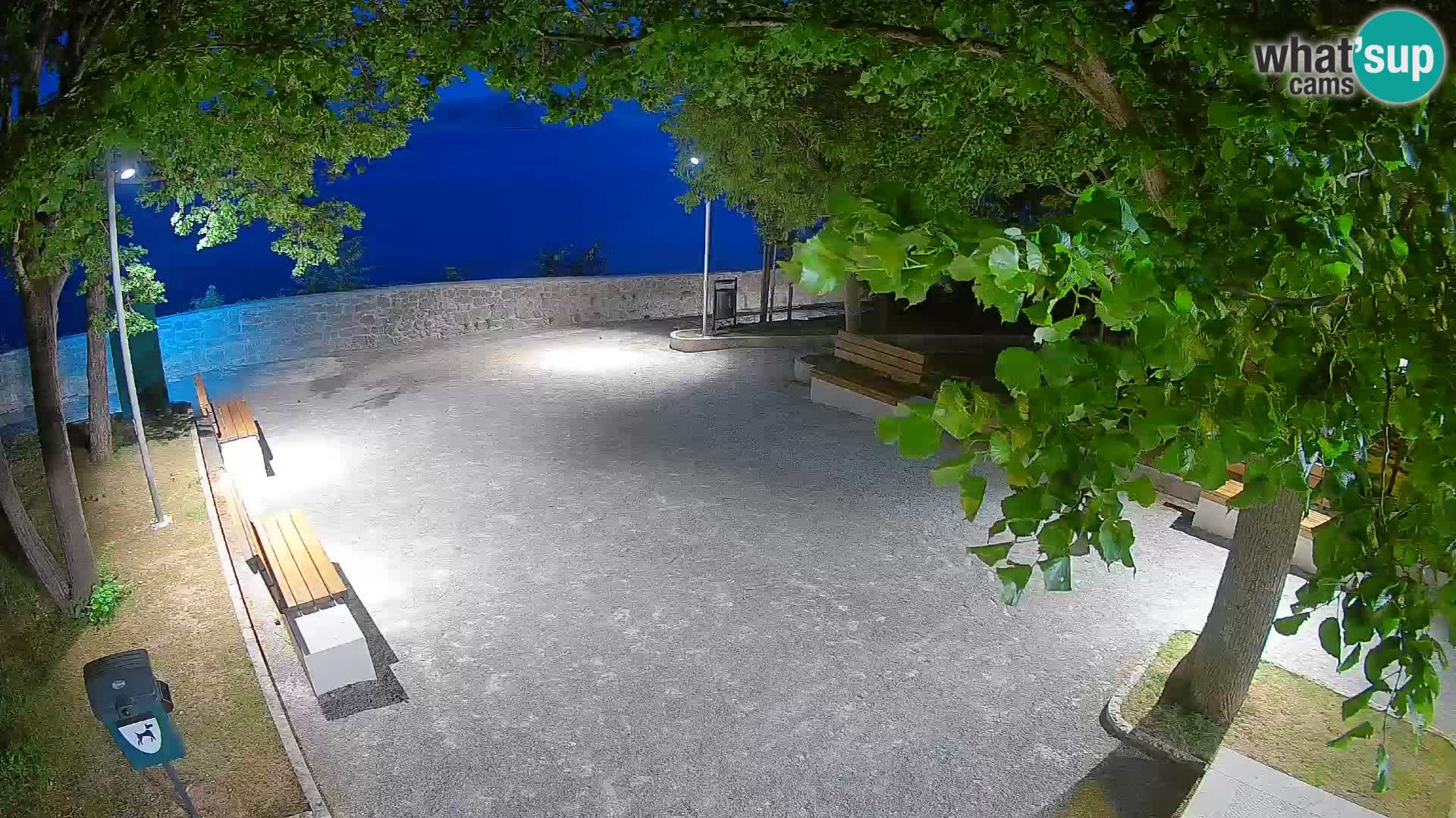 Kamera uživo Senj – Park književnika i Velebitski kanal
