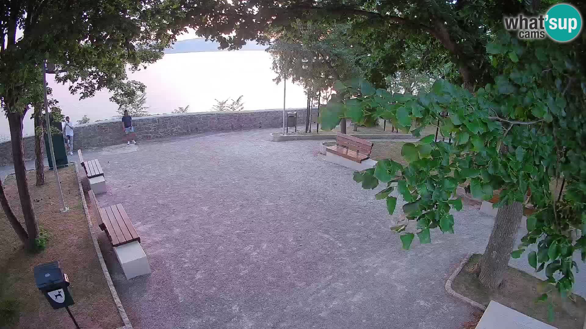 Webcam Senj en direct – Parc des Écrivains et canal du Velebit