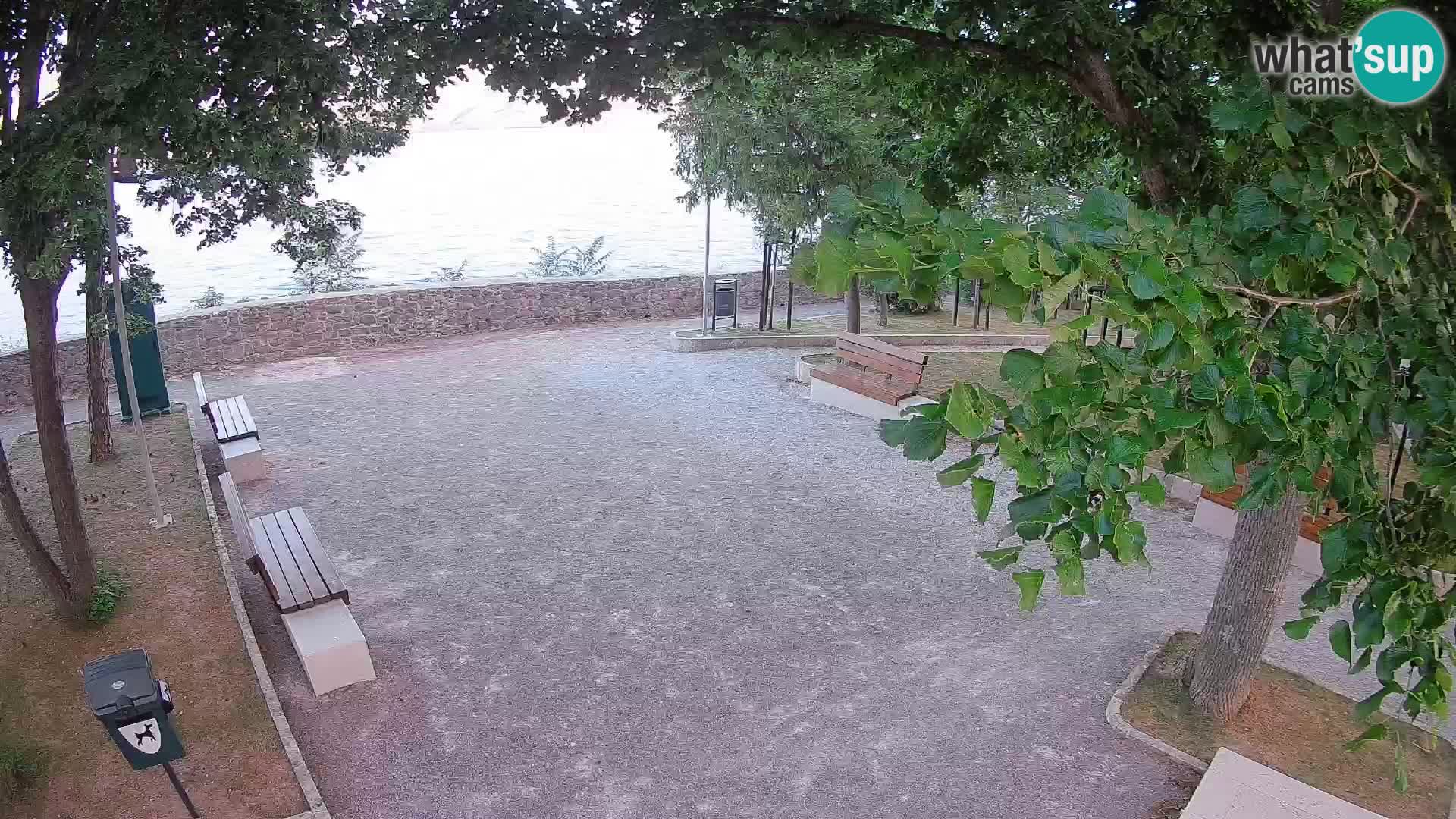 Spletna kamera Senj v živo – Park pisateljev in Velebitski kanal
