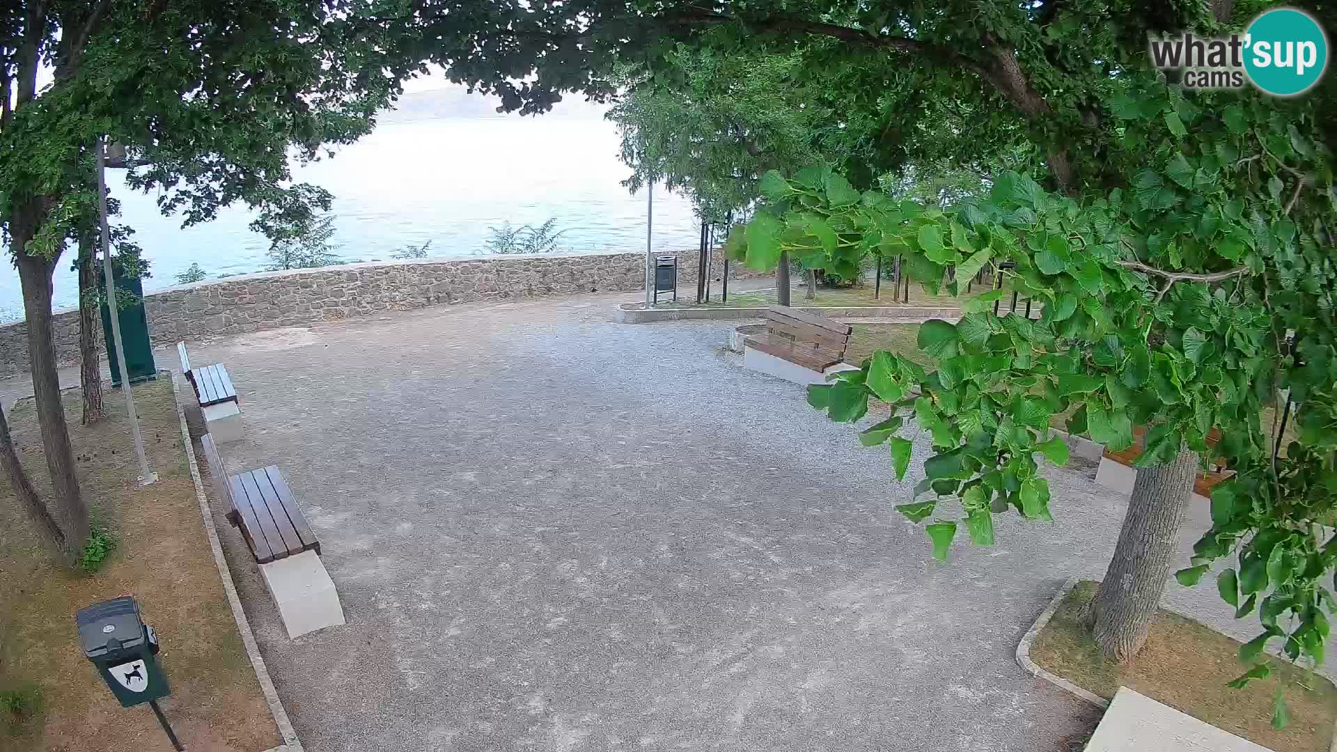 Spletna kamera Senj v živo – Park pisateljev in Velebitski kanal