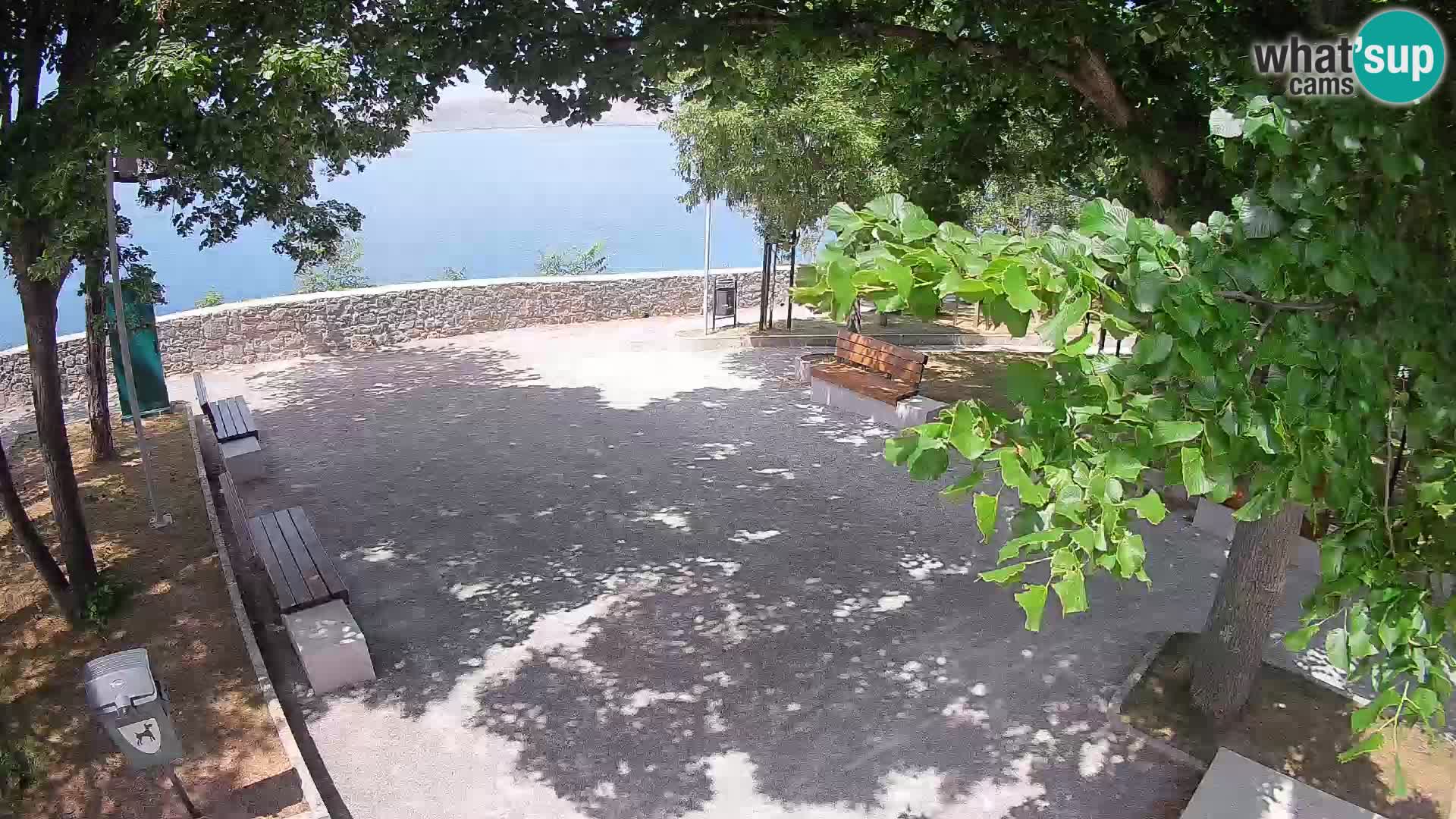 Spletna kamera Senj v živo – Park pisateljev in Velebitski kanal