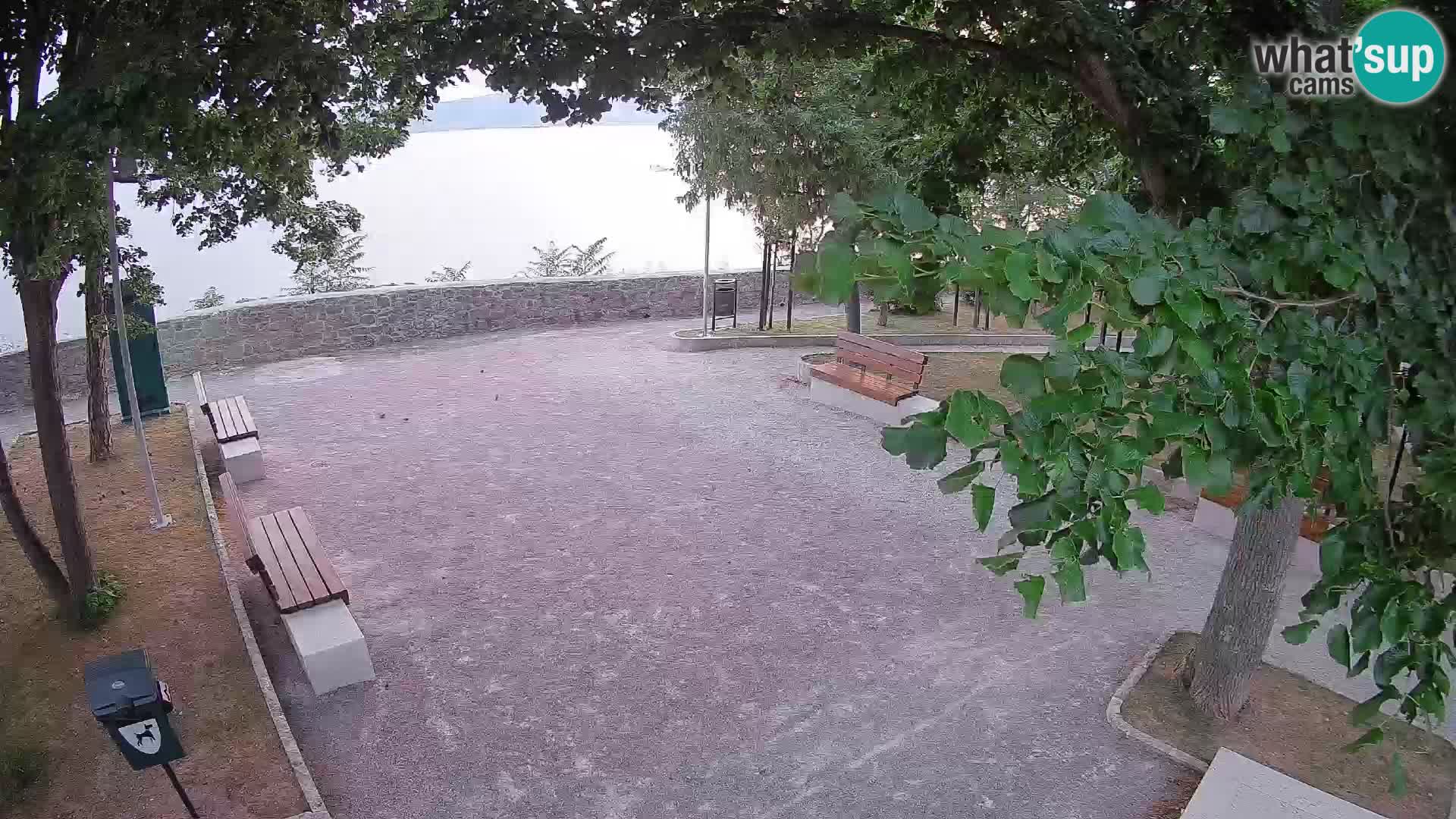 Webcam Senj en direct – Parc des Écrivains et canal du Velebit