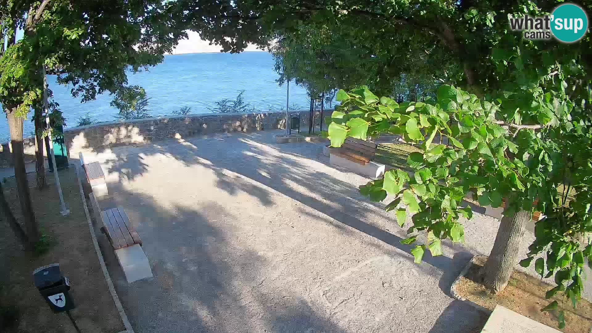 Spletna kamera Senj v živo – Park pisateljev in Velebitski kanal