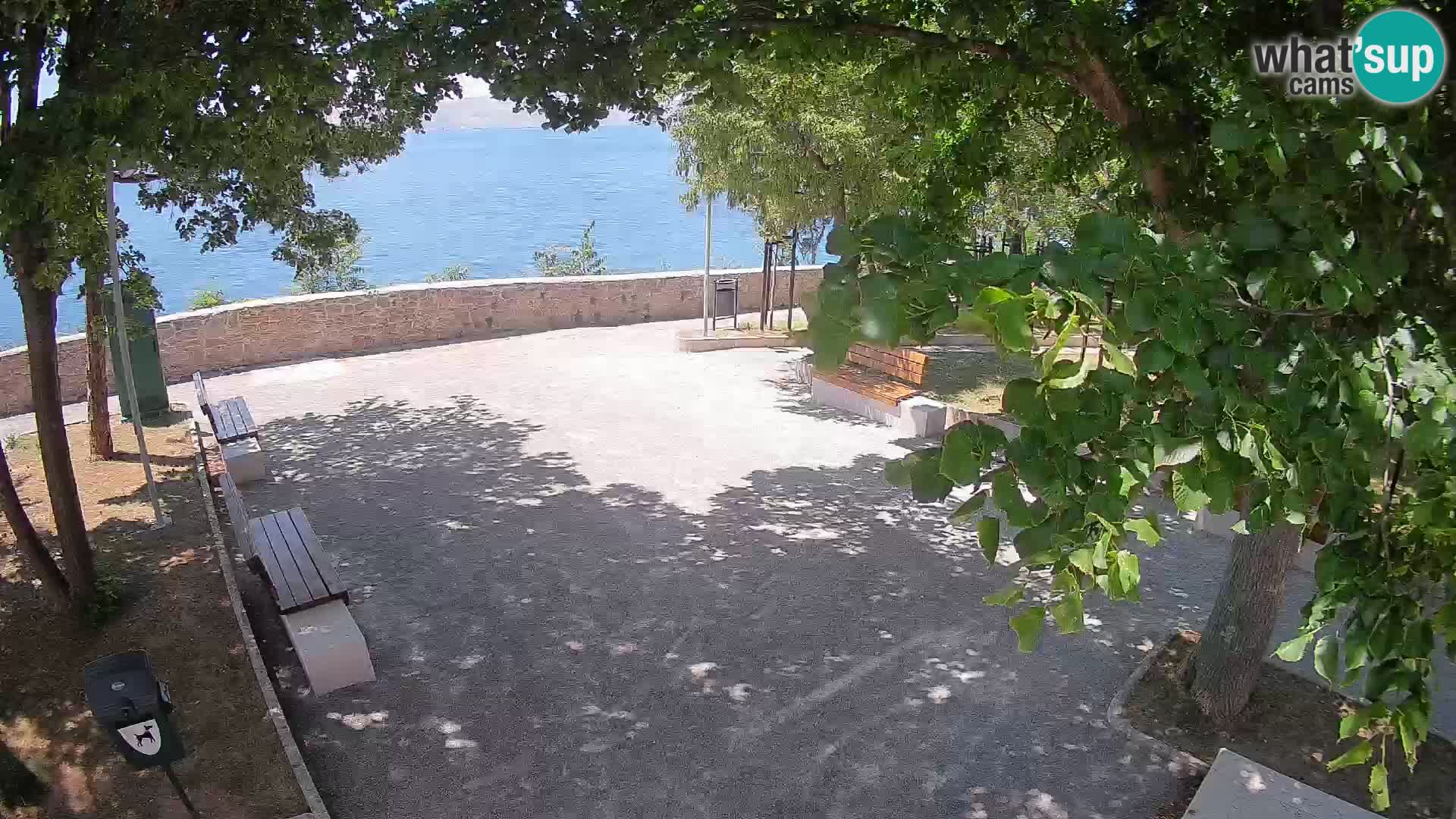 Spletna kamera Senj v živo – Park pisateljev in Velebitski kanal