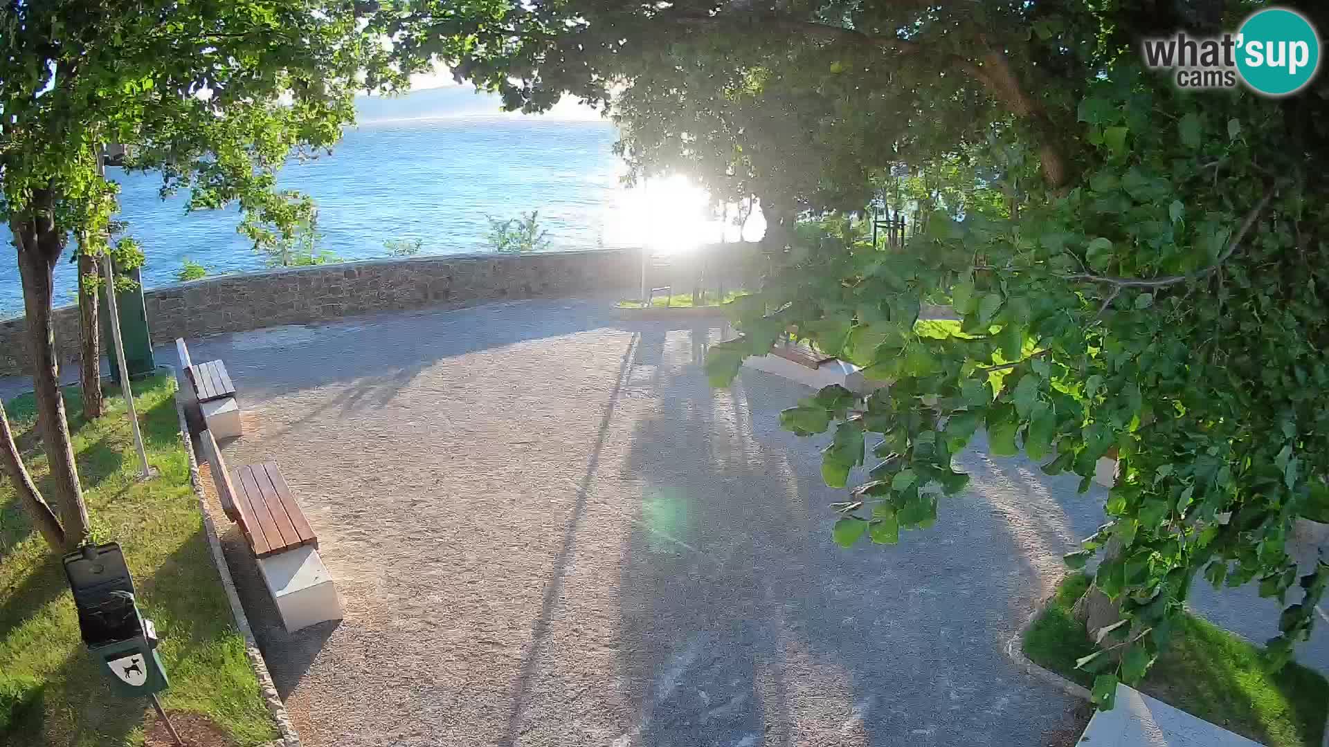 Spletna kamera Senj v živo – Park pisateljev in Velebitski kanal