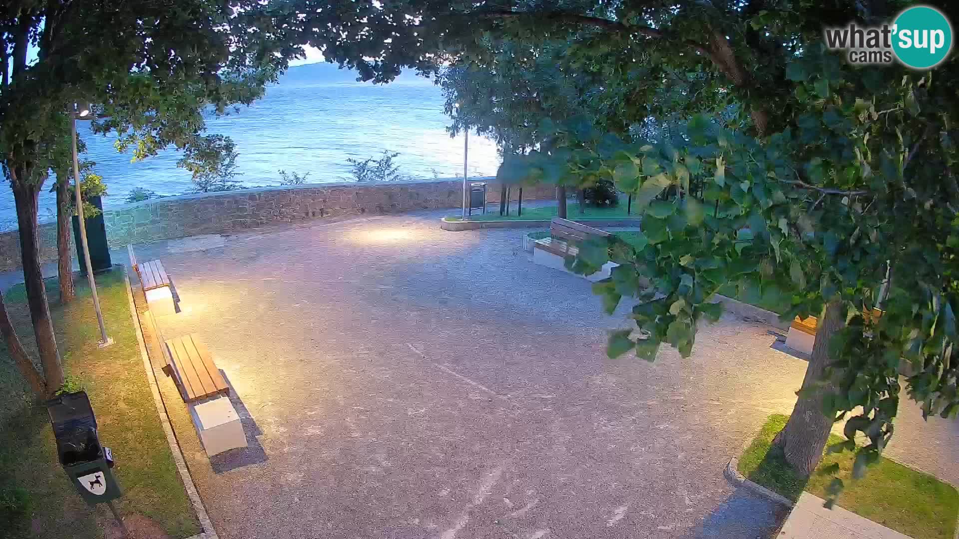 Webcam Senj en direct – Parc des Écrivains et canal du Velebit