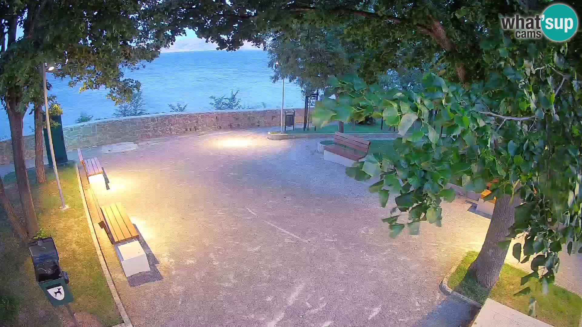 Webcam Senj en direct – Parc des Écrivains et canal du Velebit